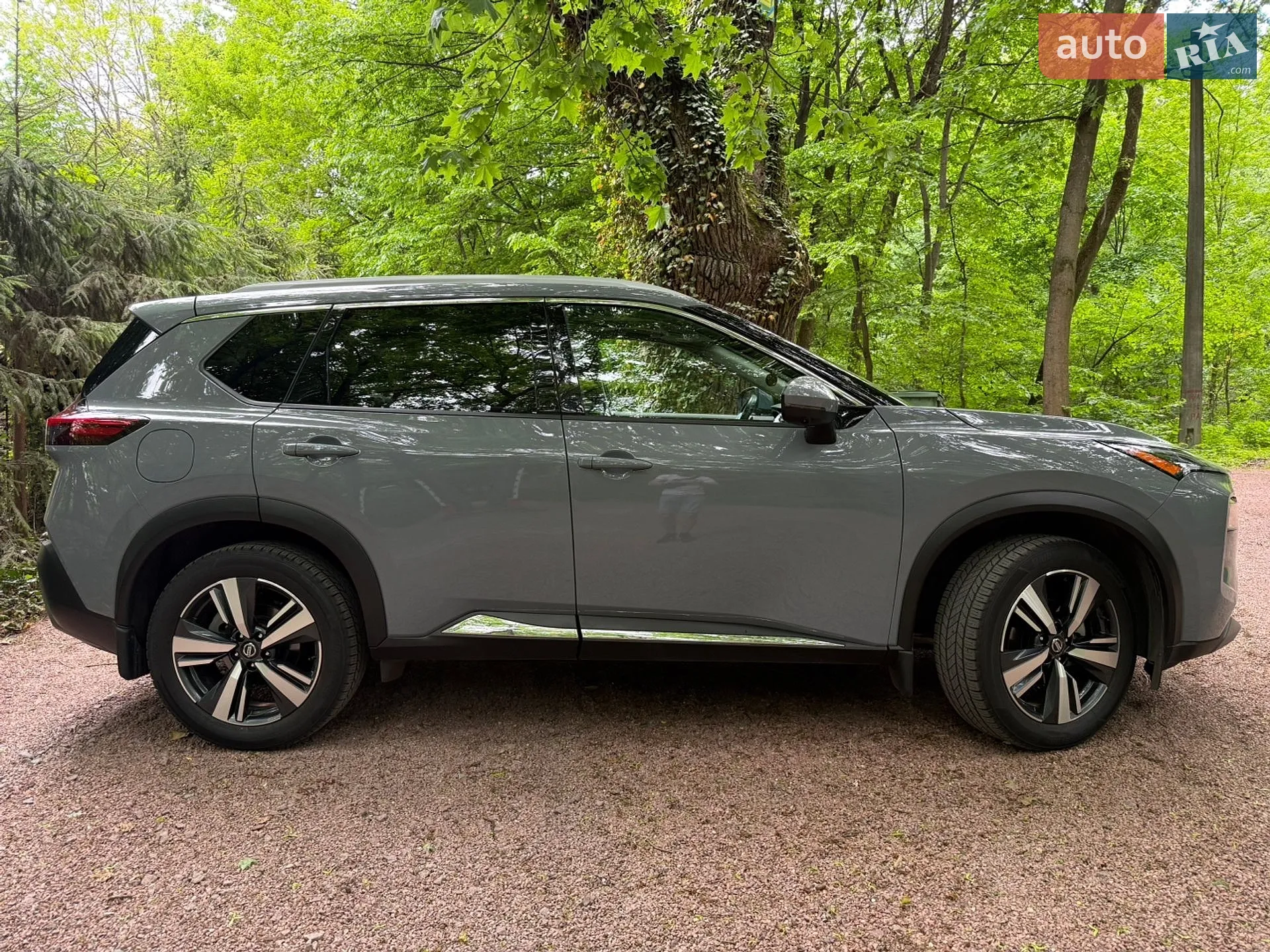 2021 Nissan Rogue - мініатюра 2