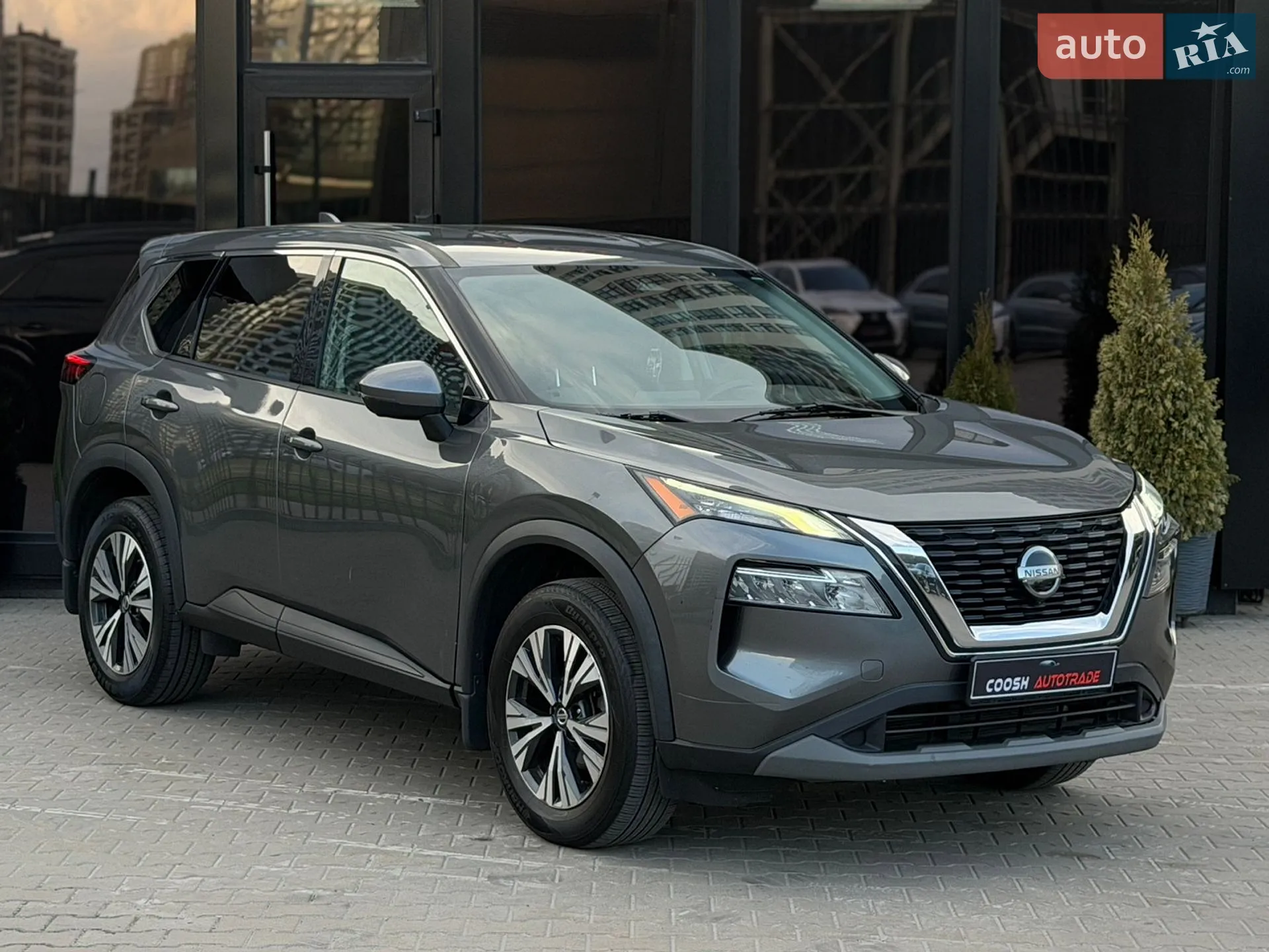 2021 Nissan Rogue - мініатюра 2