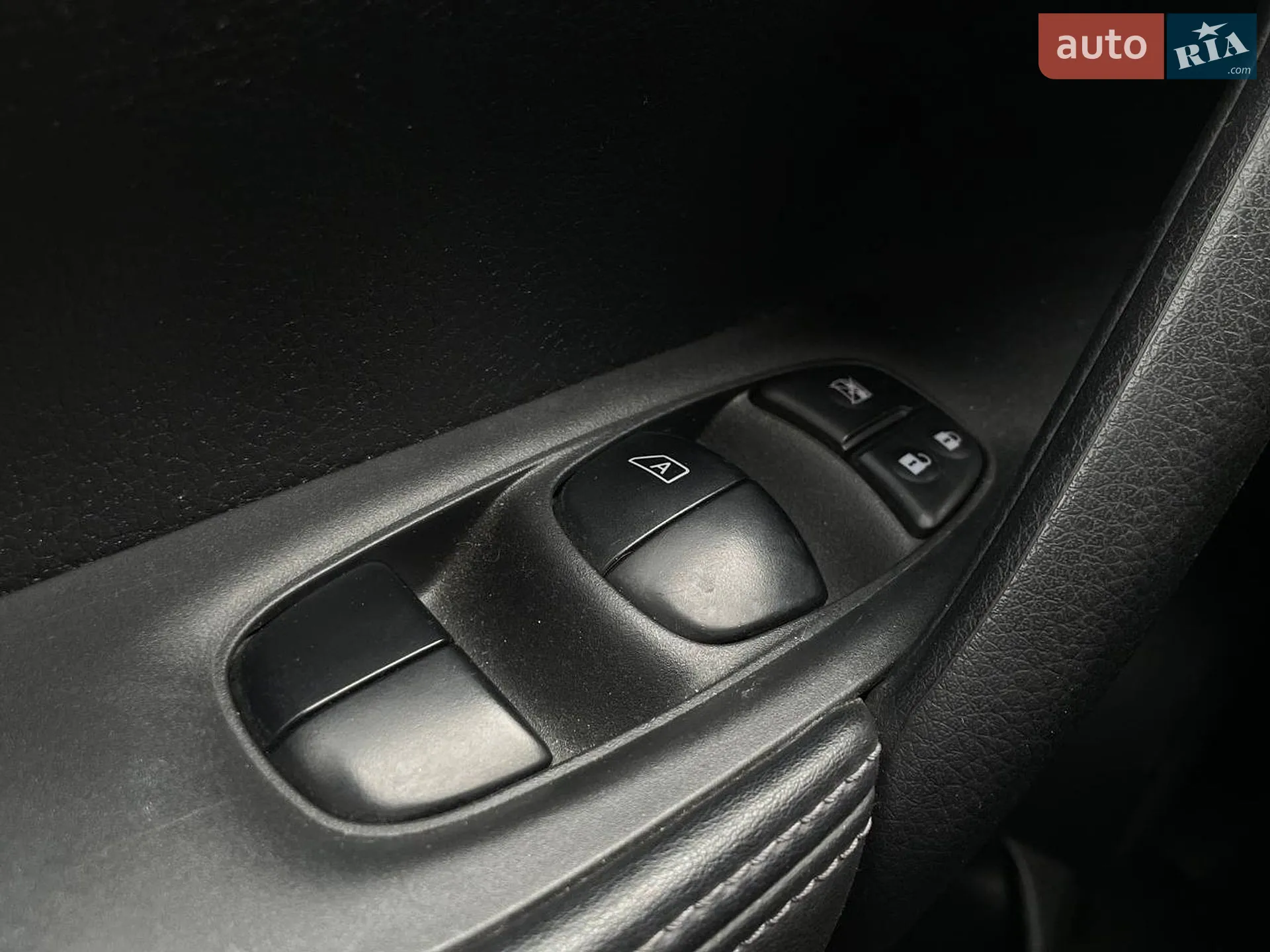 2018 Nissan Rogue - мініатюра 16