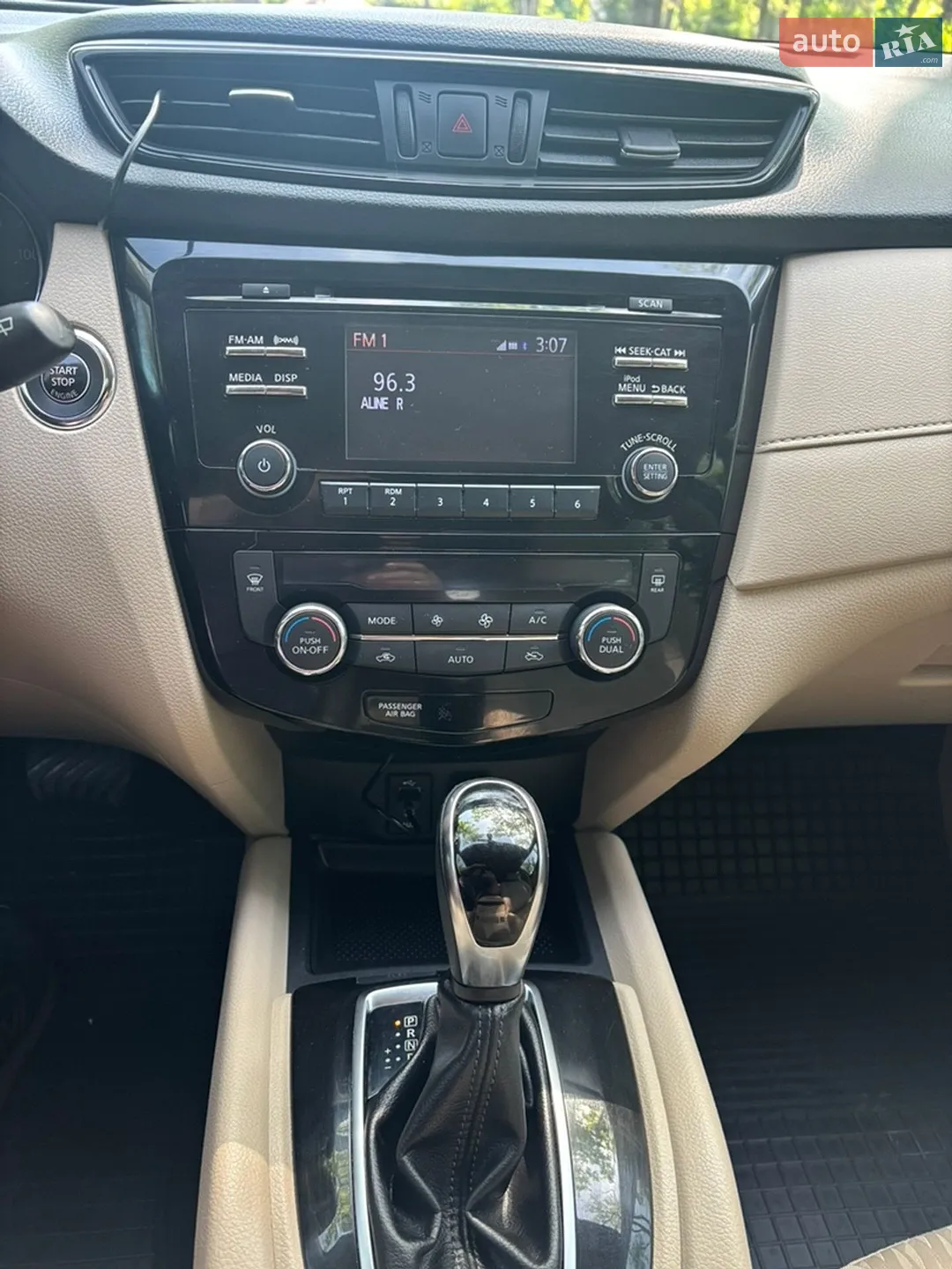 2017 Nissan Rogue - мініатюра 16