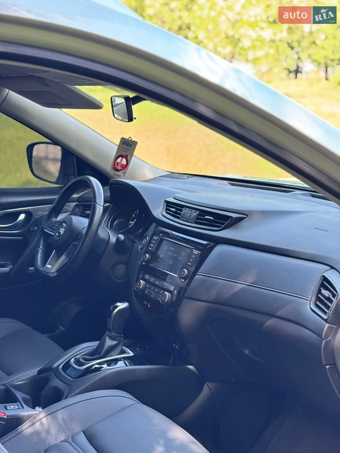 2019 Nissan Rogue - мініатюра 13
