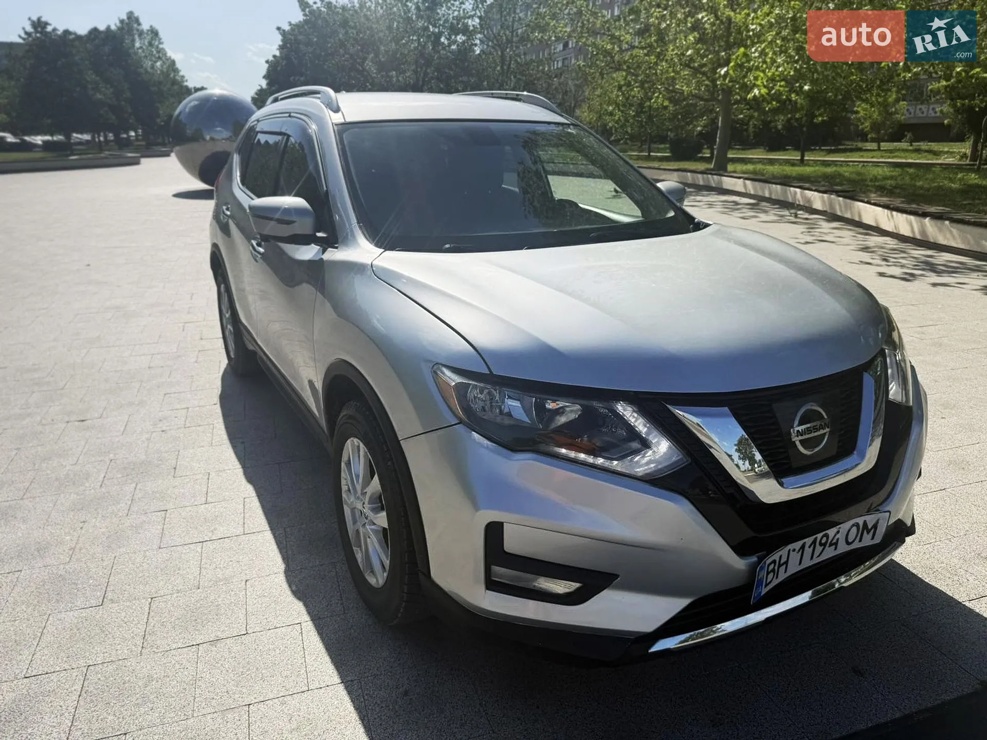 2017 Nissan Rogue - мініатюра 2