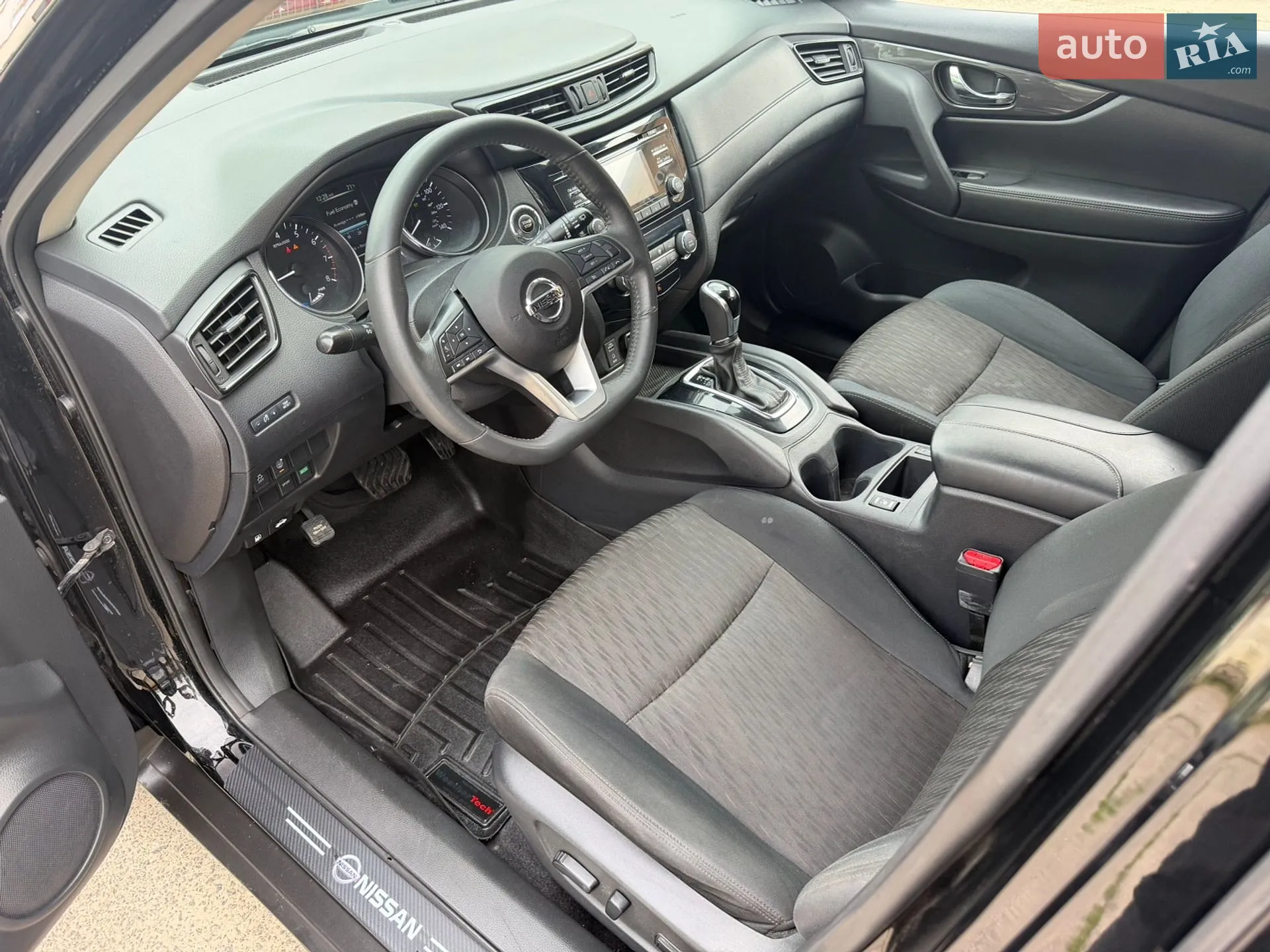 2017 Nissan Rogue - мініатюра 16
