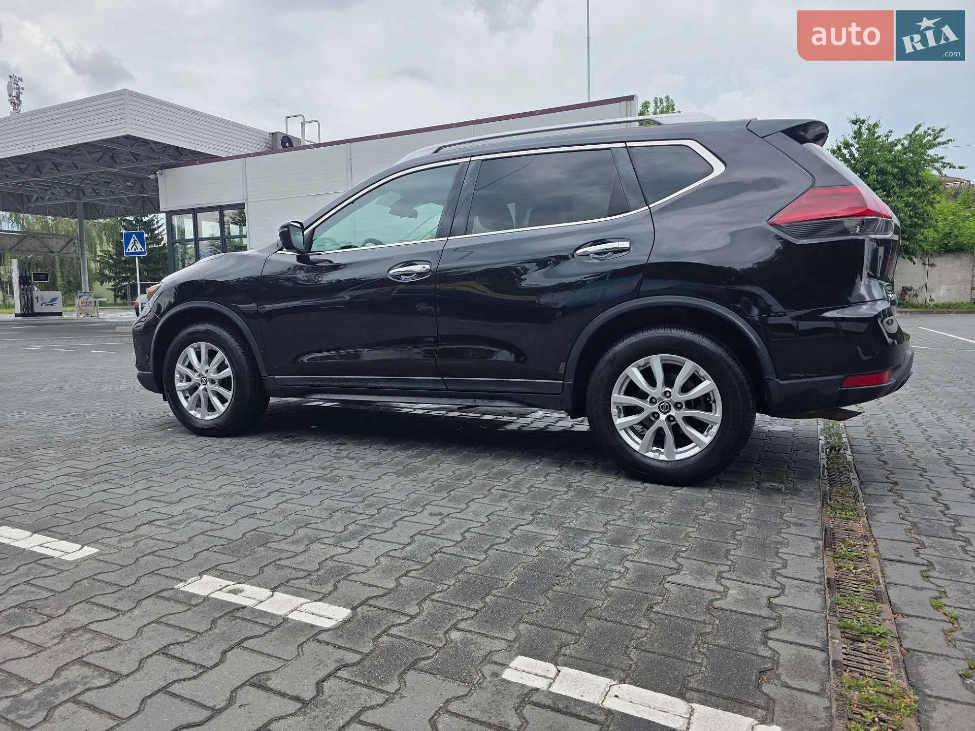 2018 Nissan Rogue - мініатюра 2