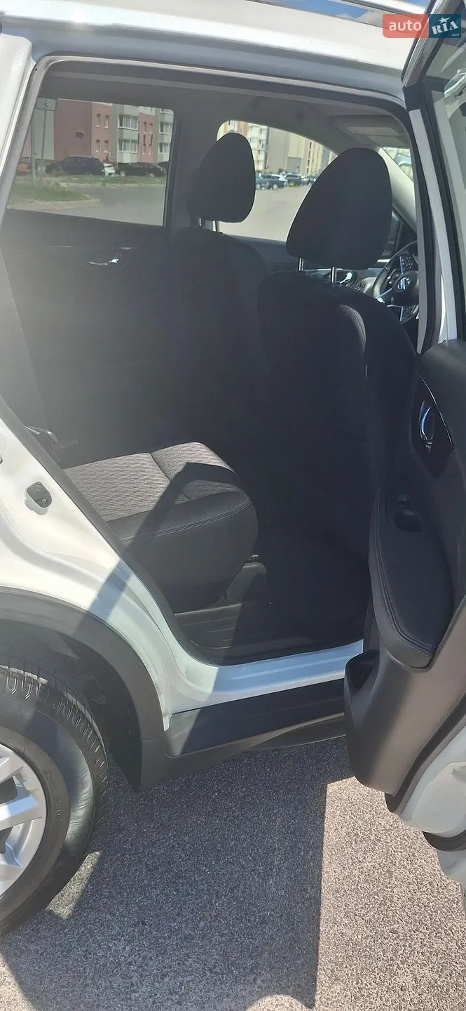 2019 Nissan Rogue - мініатюра 16