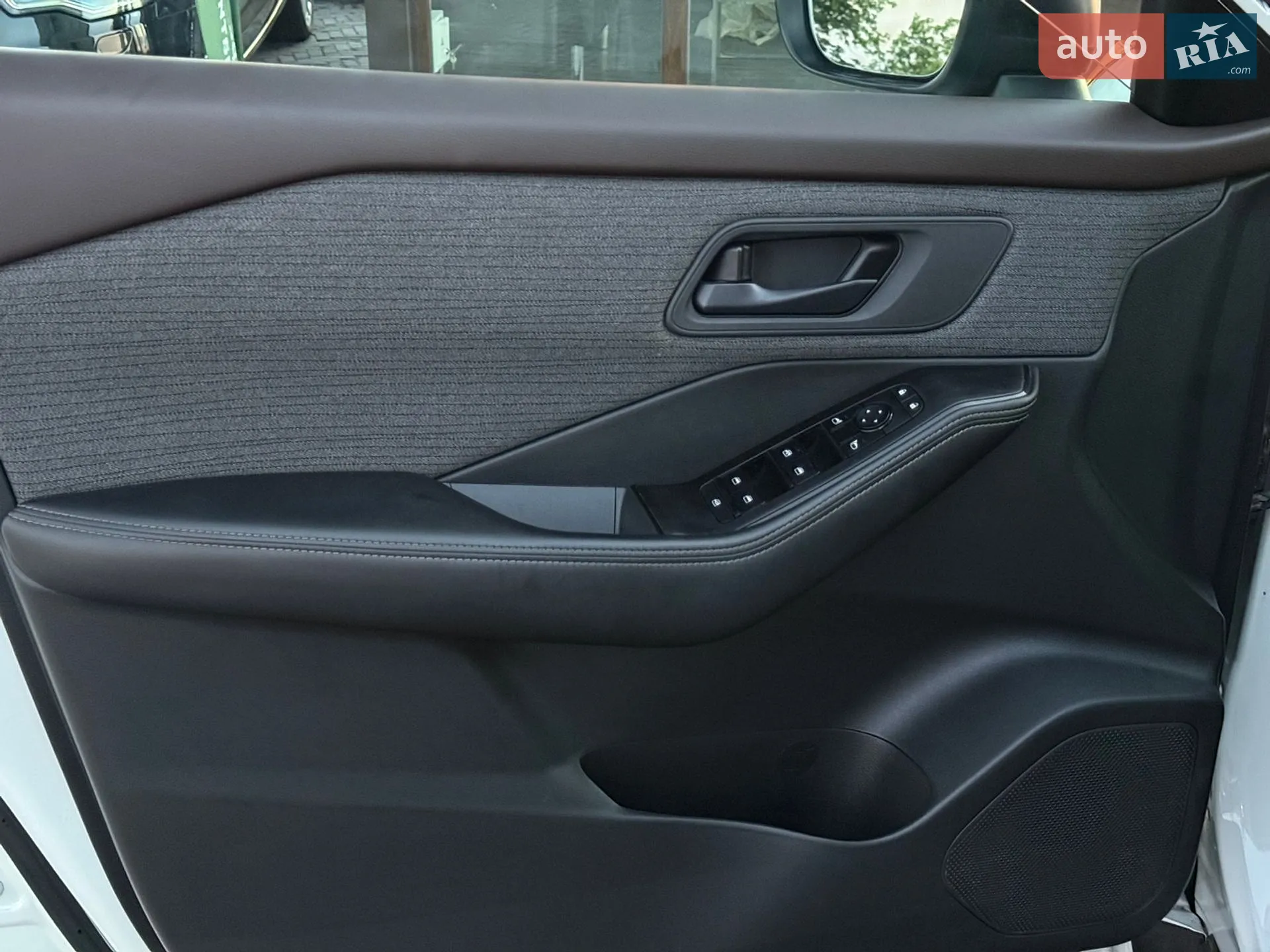 2021 Nissan Rogue - мініатюра 16