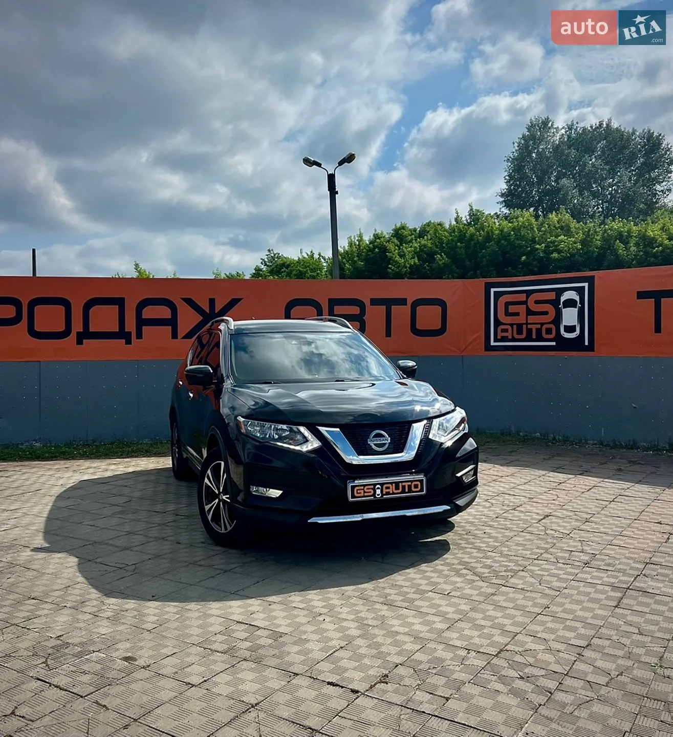2017 Nissan Rogue - фото 1