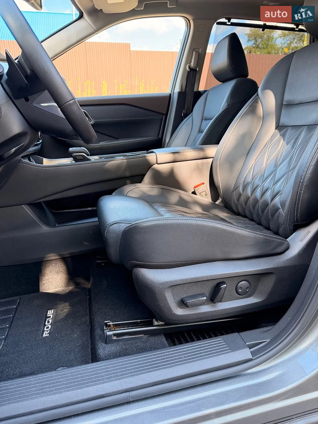 2021 Nissan Rogue - мініатюра 17