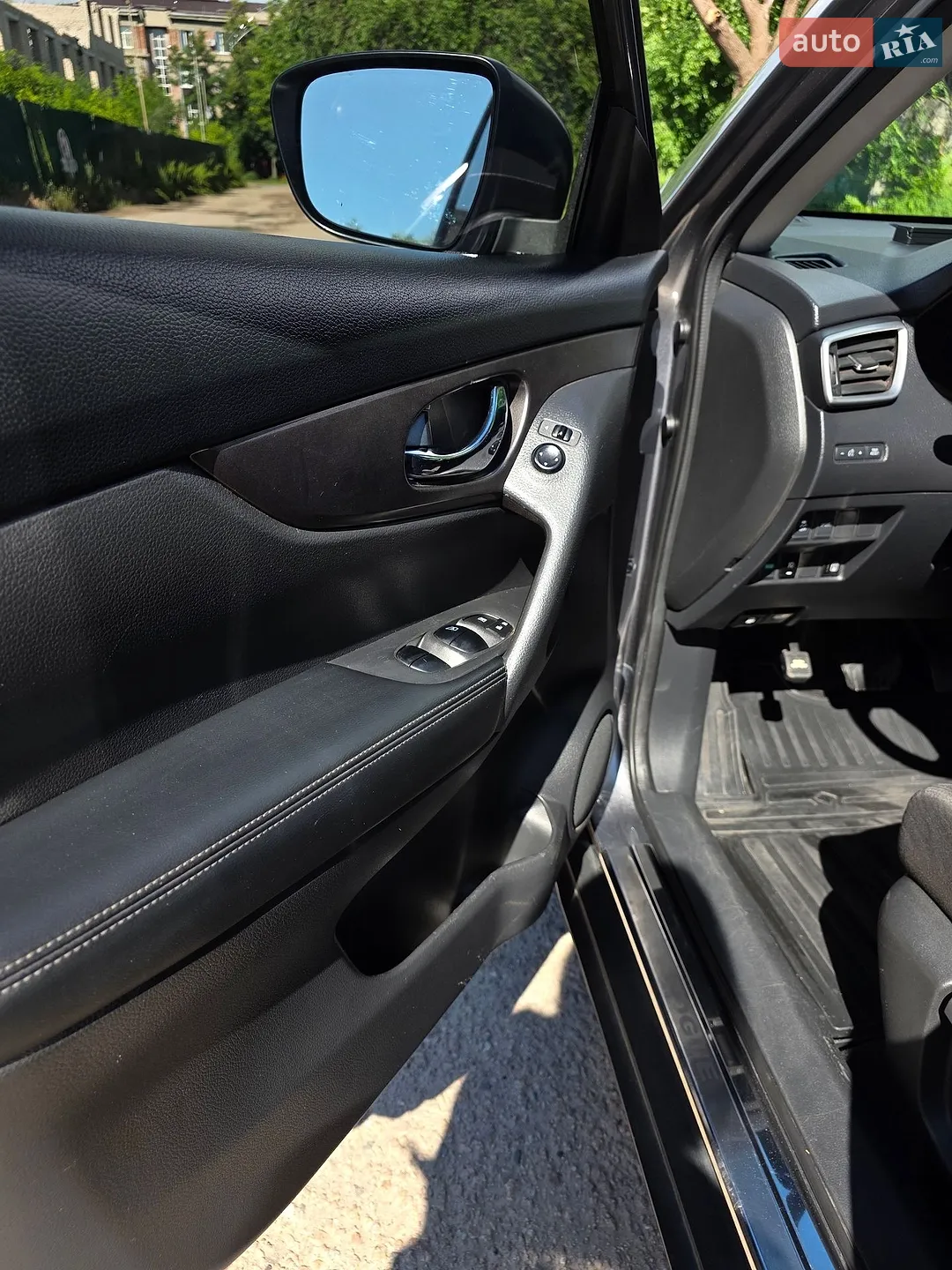 2016 Nissan Rogue - мініатюра 29
