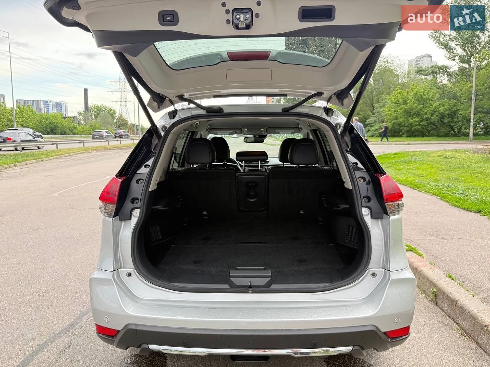 2019 Nissan Rogue - мініатюра 2
