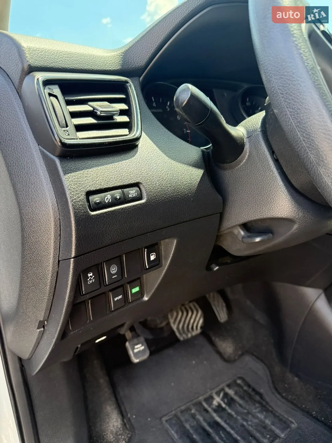 2019 Nissan Rogue - мініатюра 15