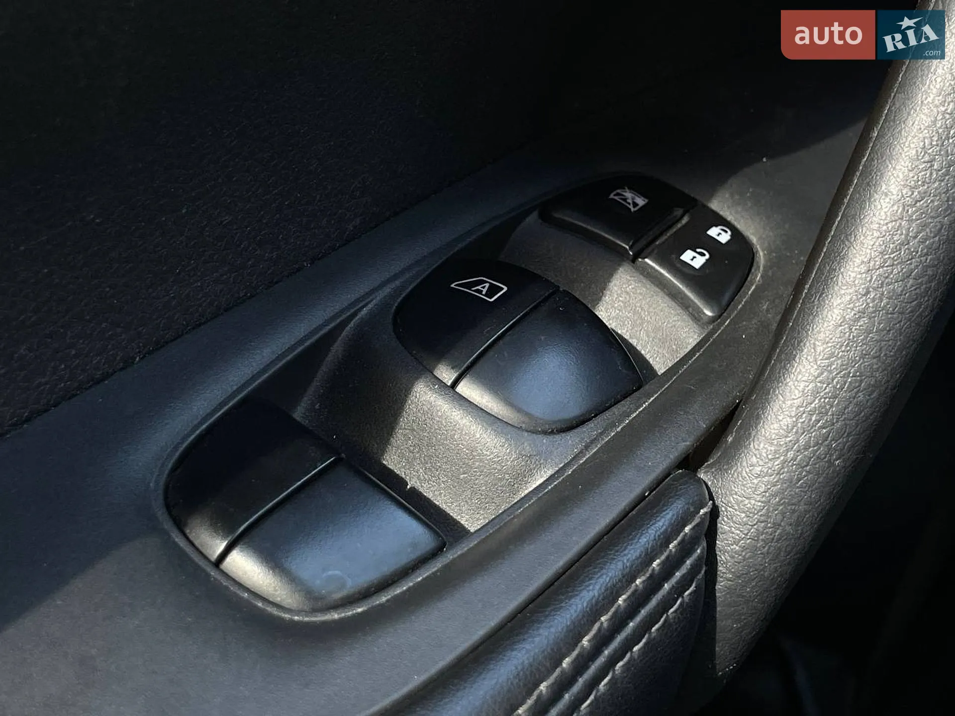 2018 Nissan Rogue - мініатюра 18