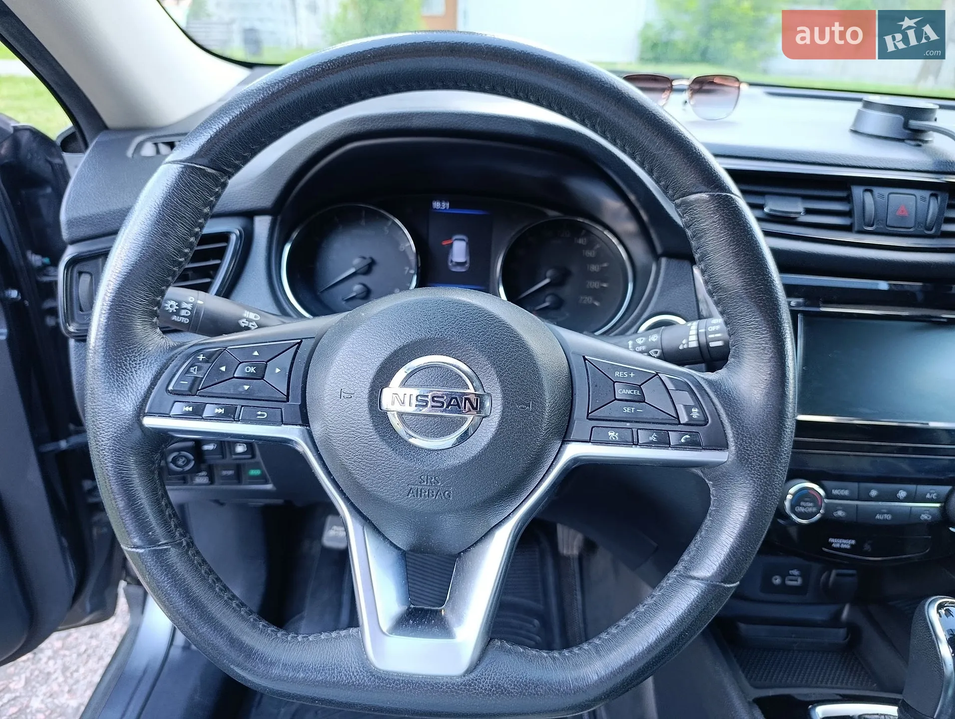 2018 Nissan Rogue - мініатюра 16