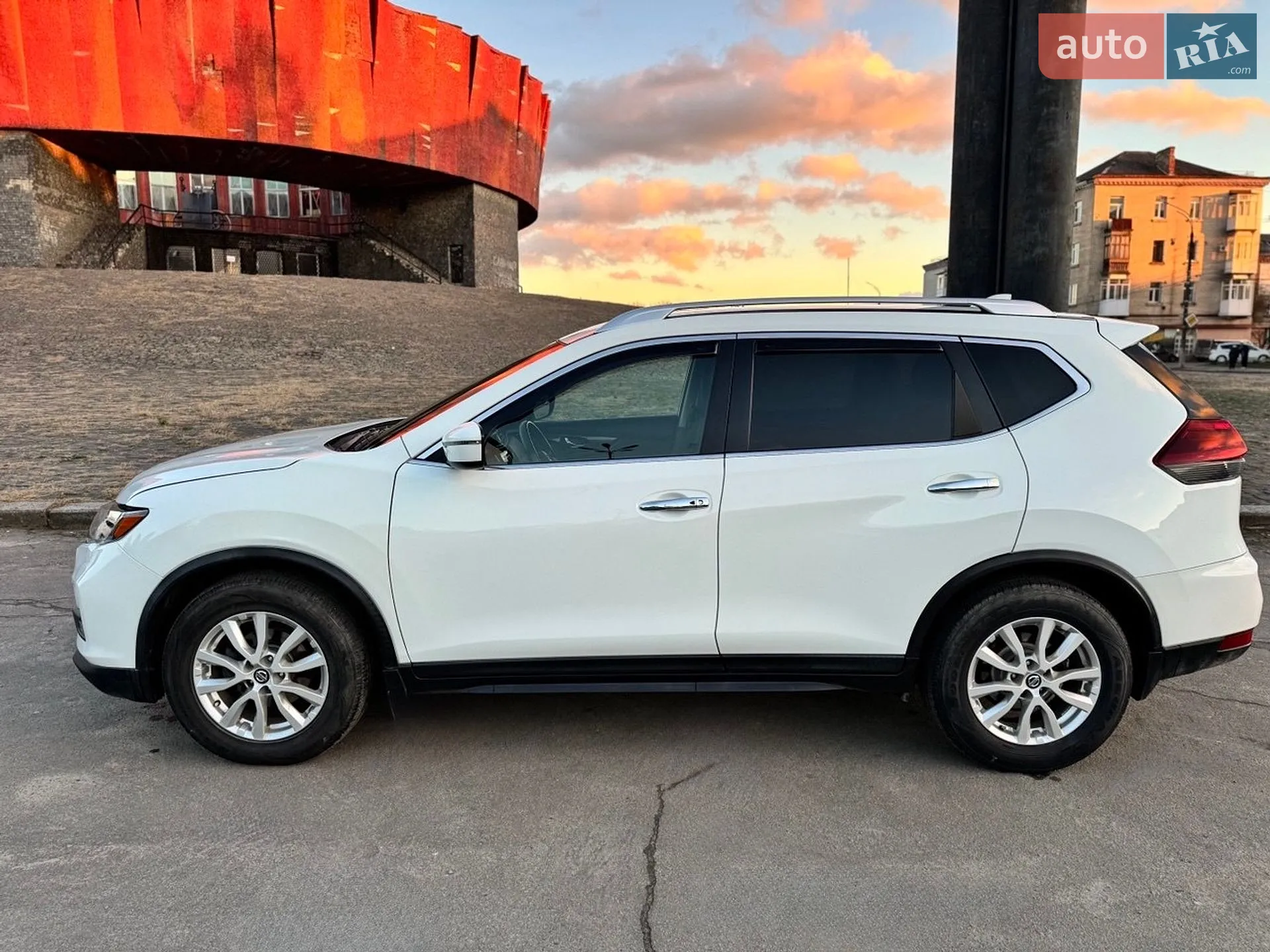2017 Nissan Rogue - фото 1