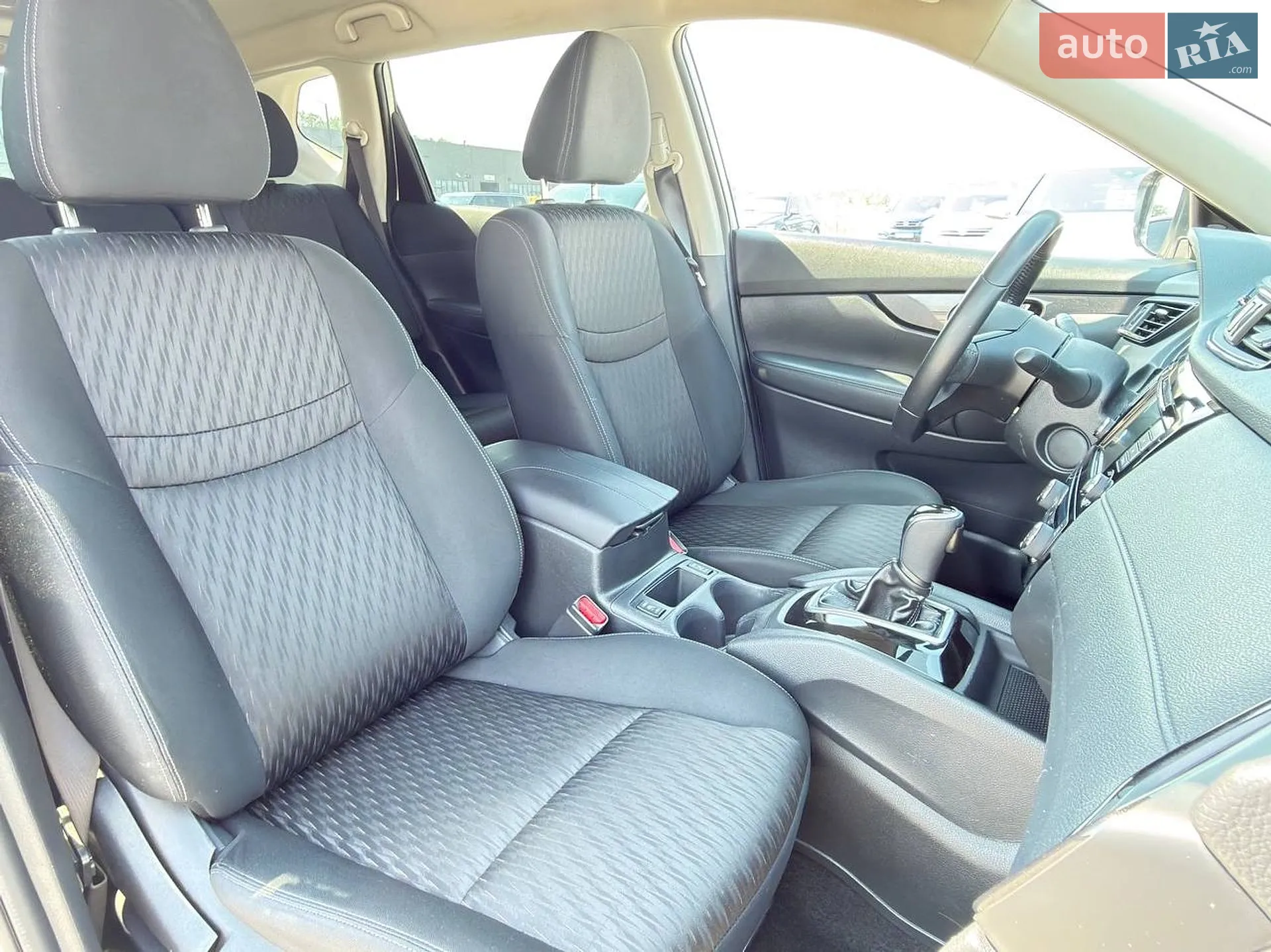 2018 Nissan Rogue - мініатюра 16