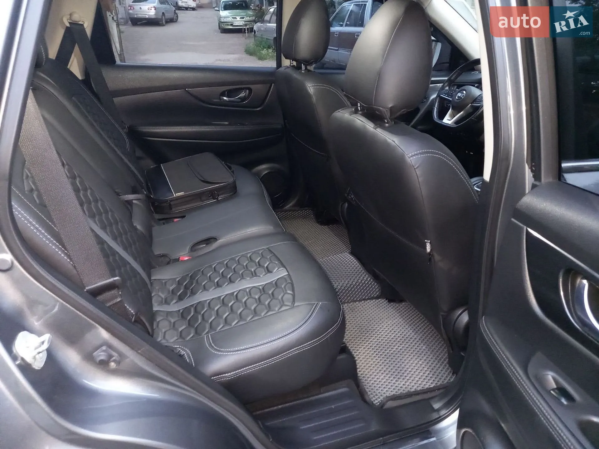 2017 Nissan Rogue - мініатюра 9