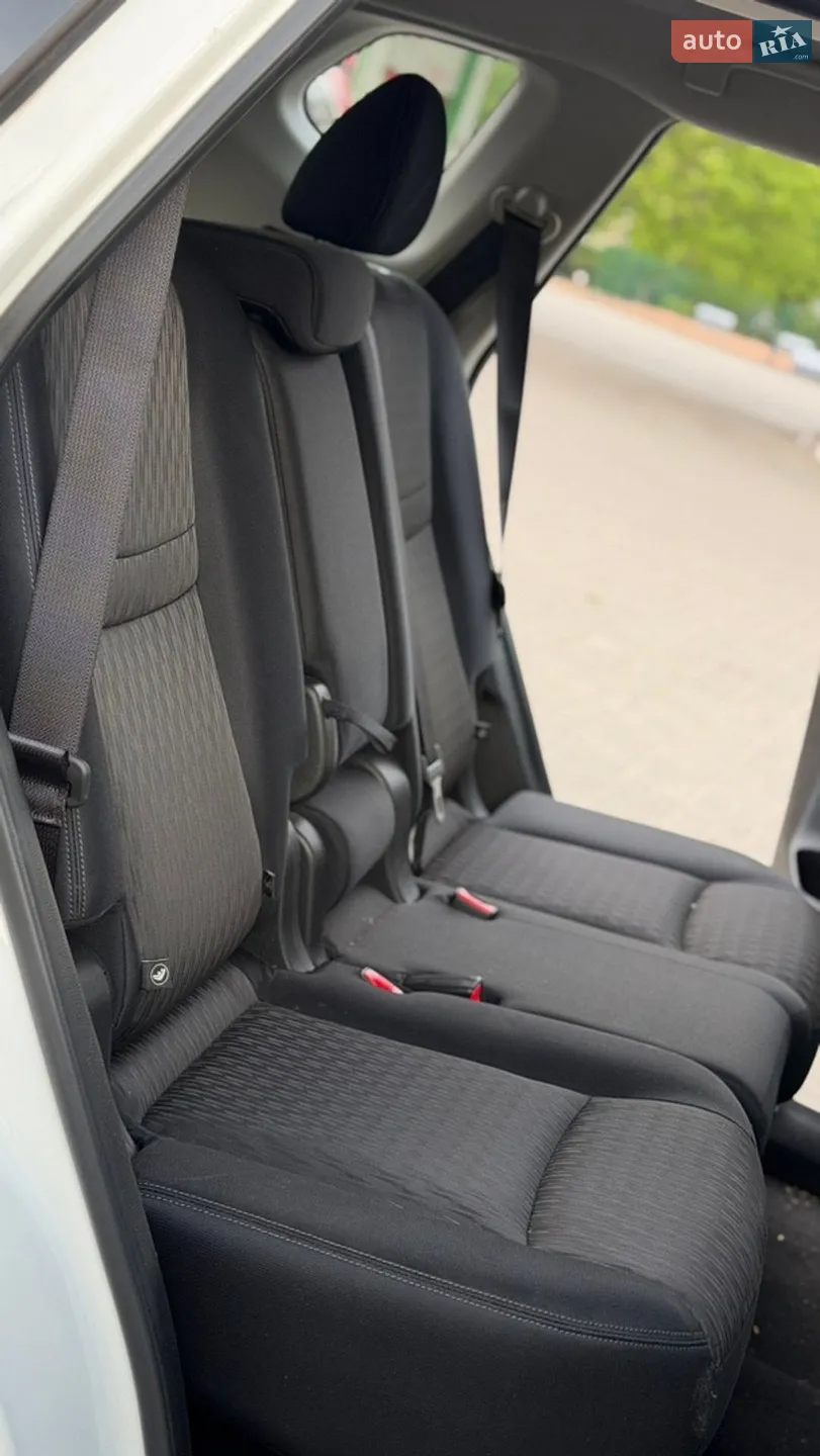 2016 Nissan Rogue - мініатюра 27