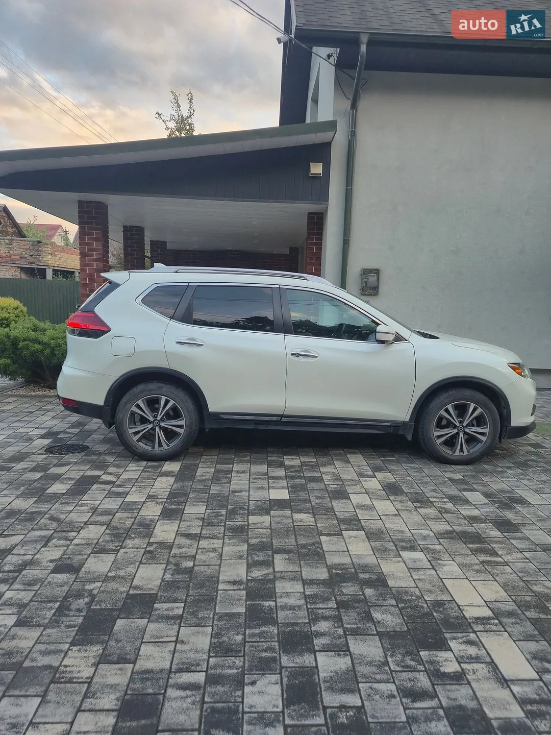 2017 Nissan Rogue - мініатюра 8