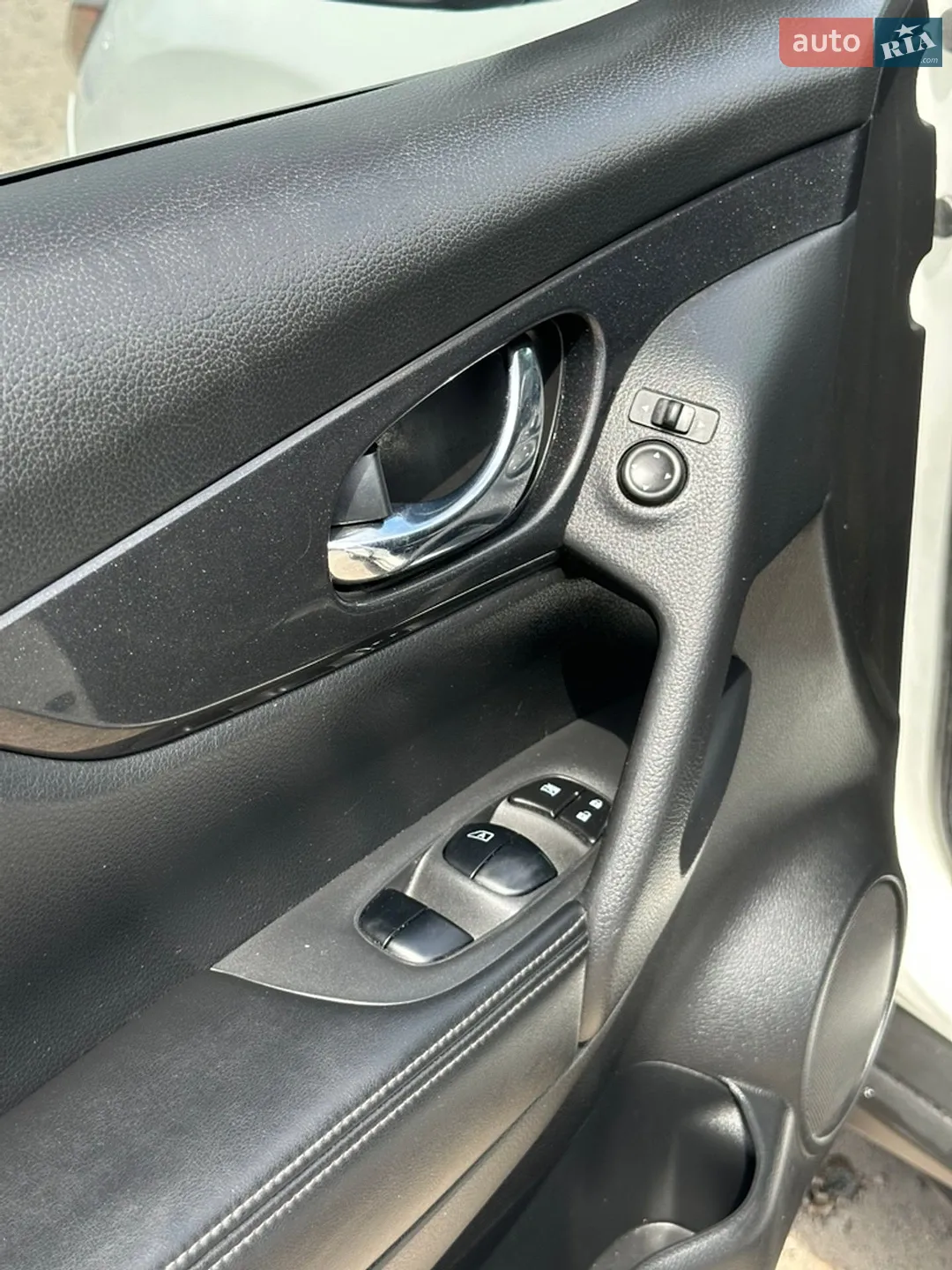 2017 Nissan Rogue - мініатюра 18