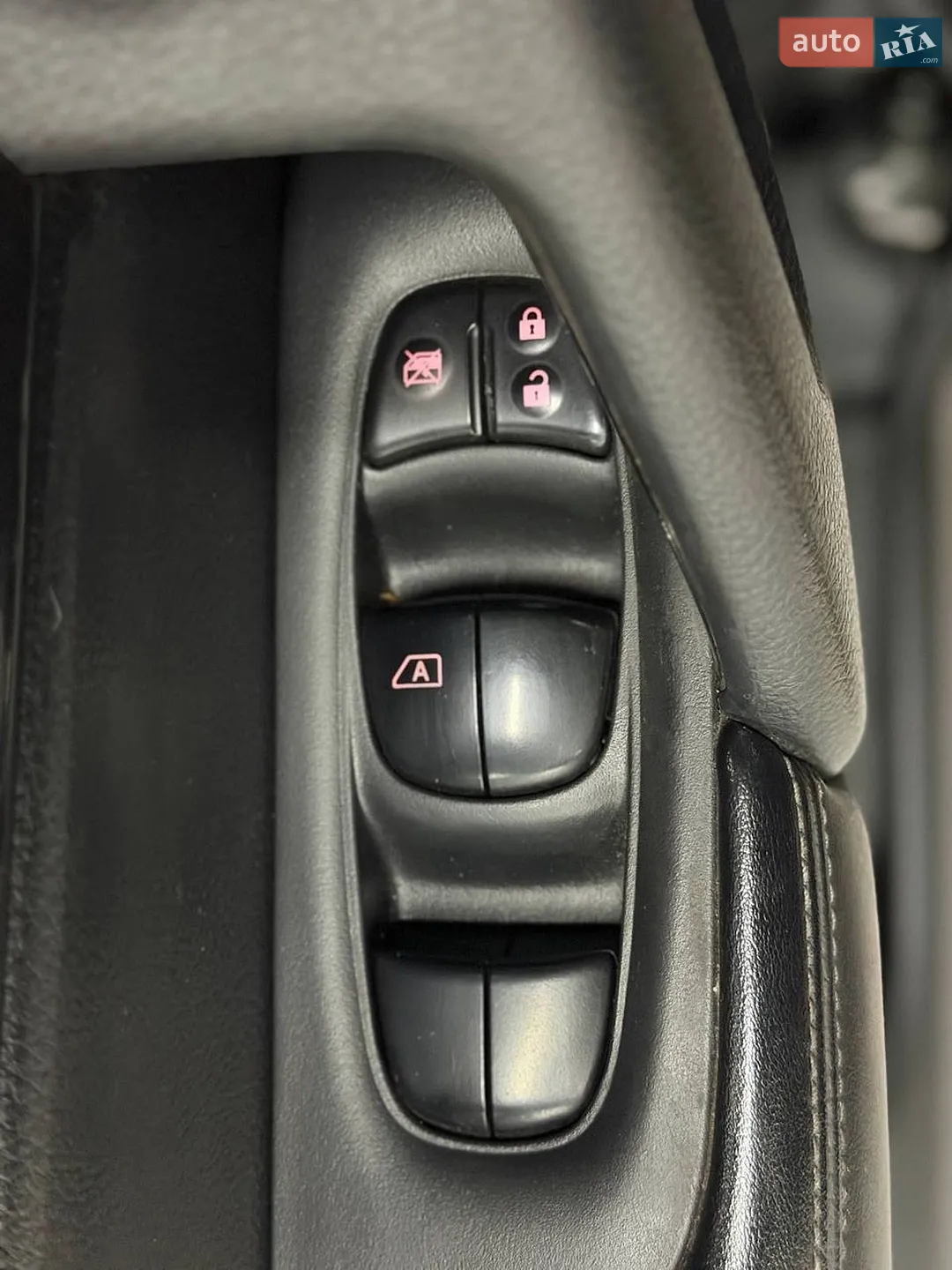 2017 Nissan Rogue - мініатюра 16