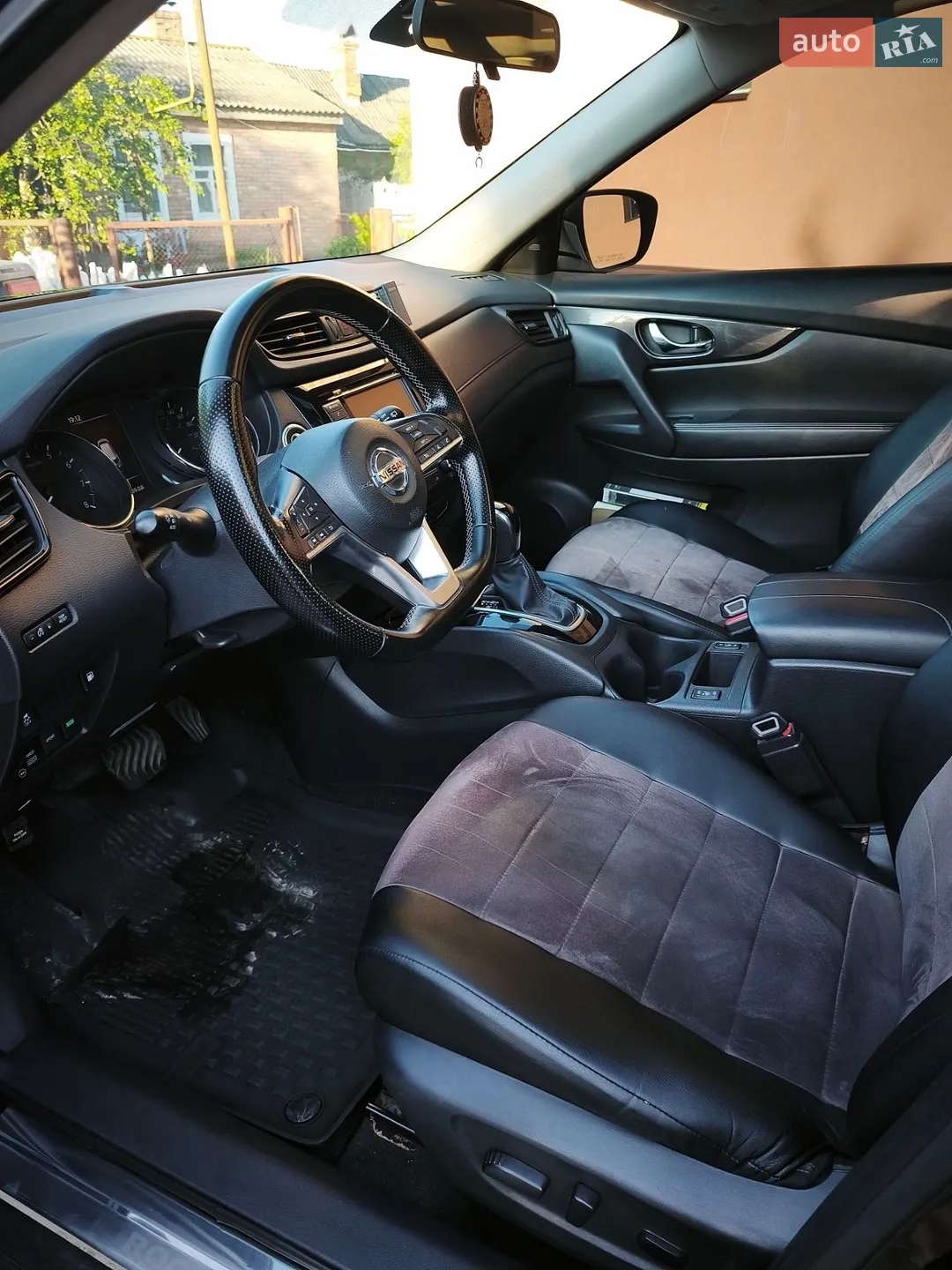 2017 Nissan Rogue - мініатюра 16