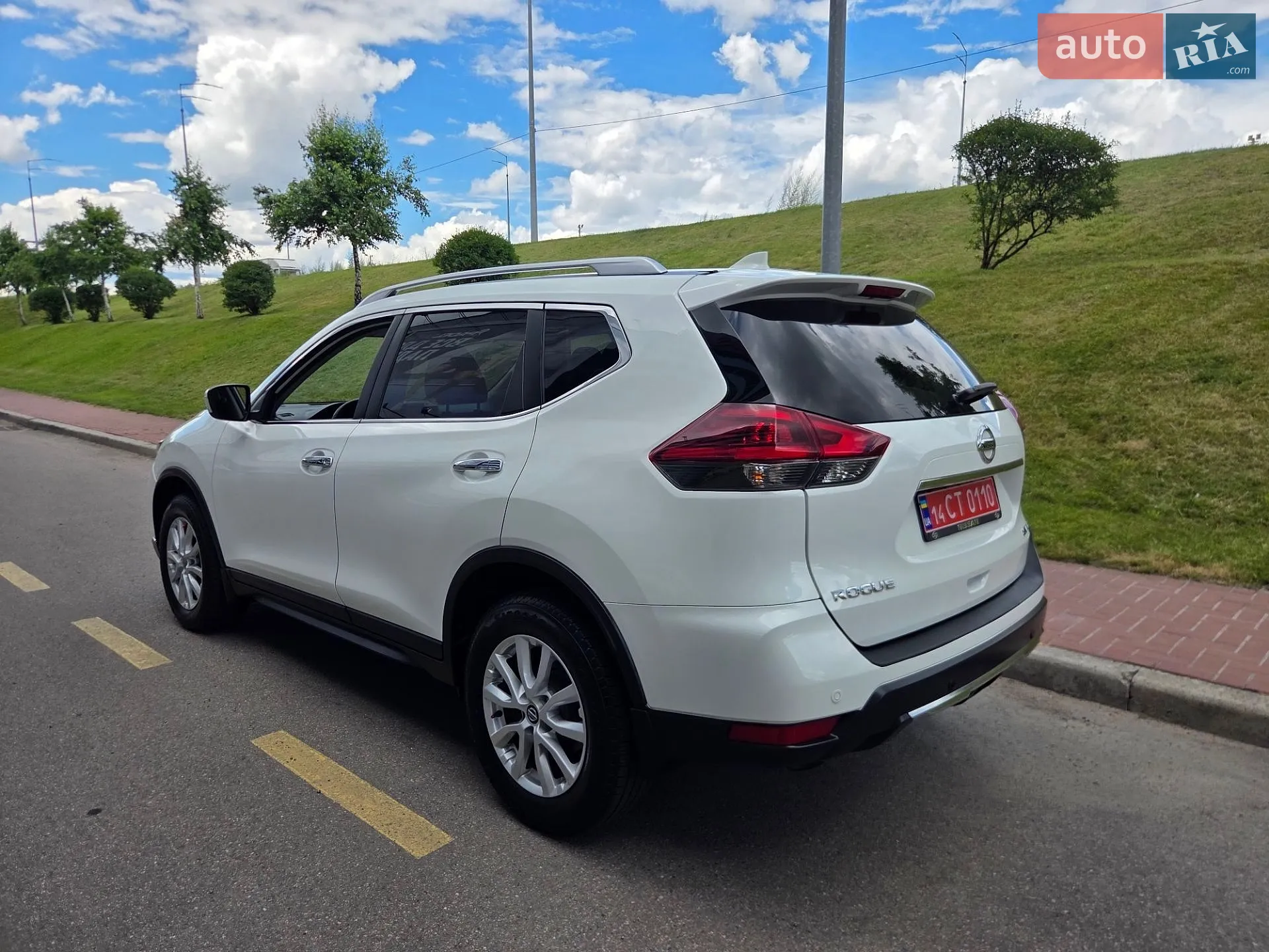 2019 Nissan Rogue - мініатюра 3
