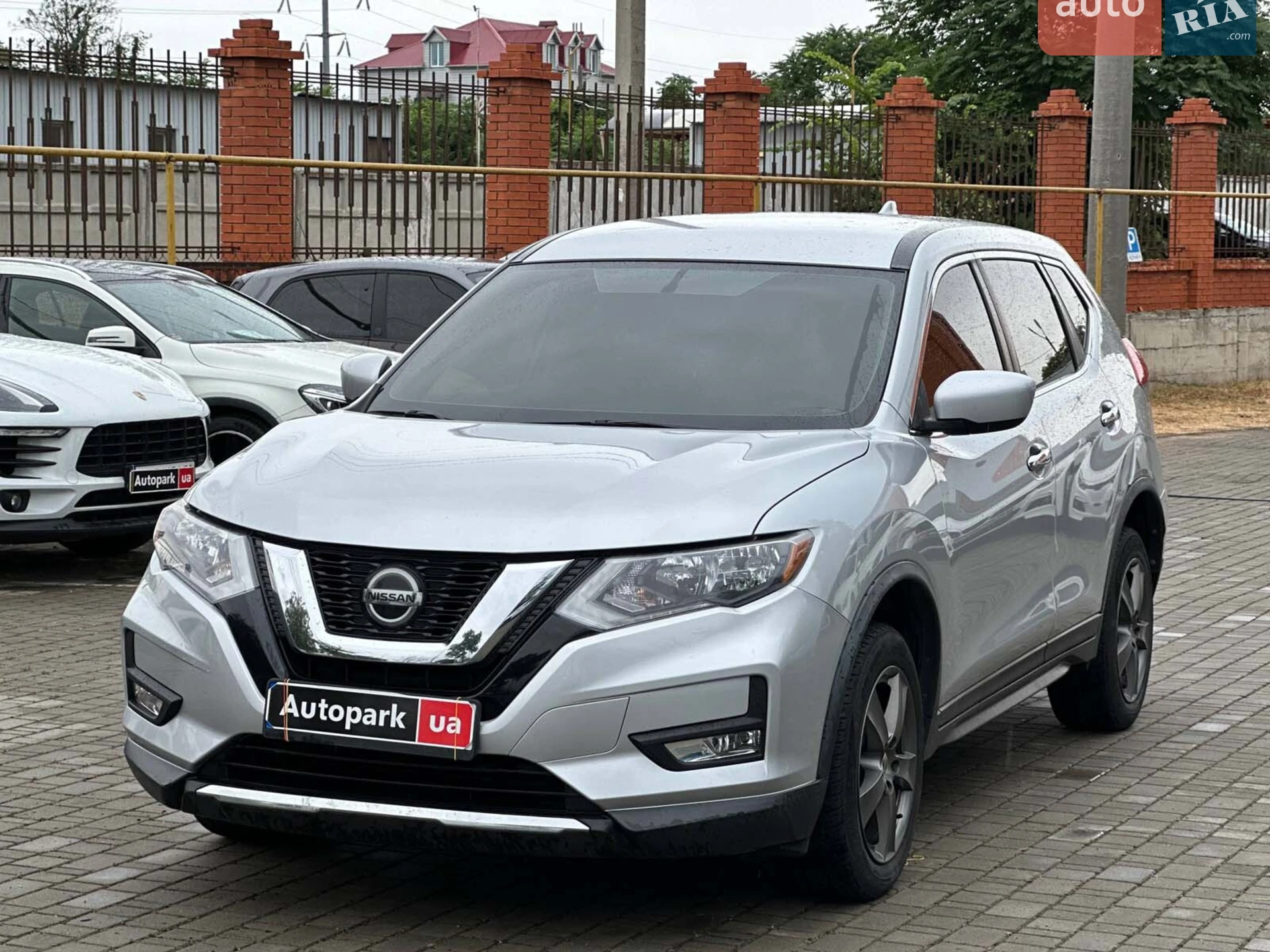 2017 Nissan Rogue - фото 1