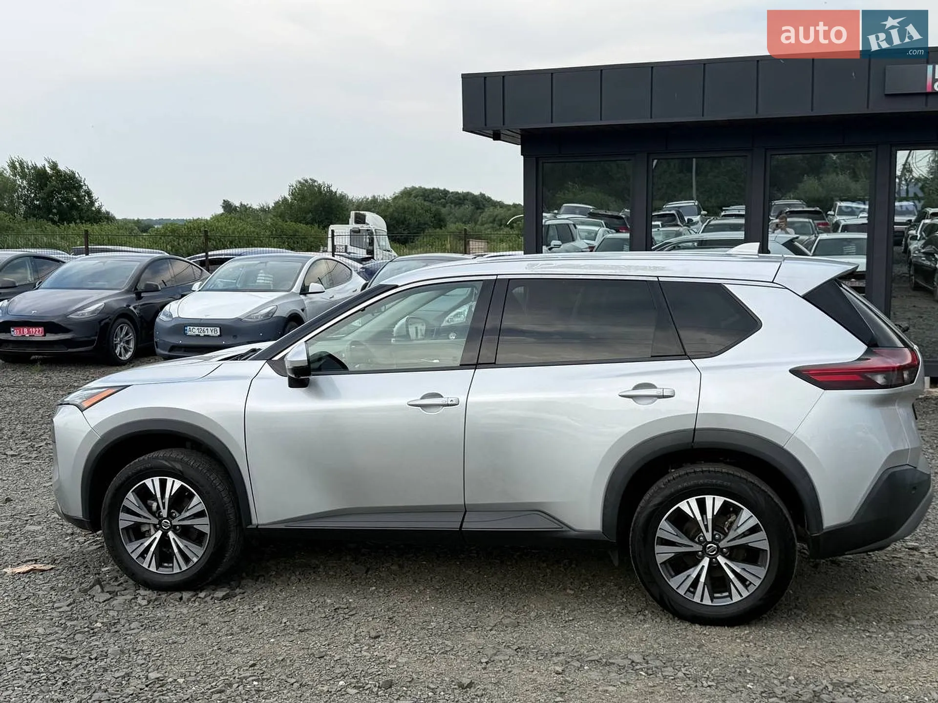 2021 Nissan Rogue - мініатюра 11