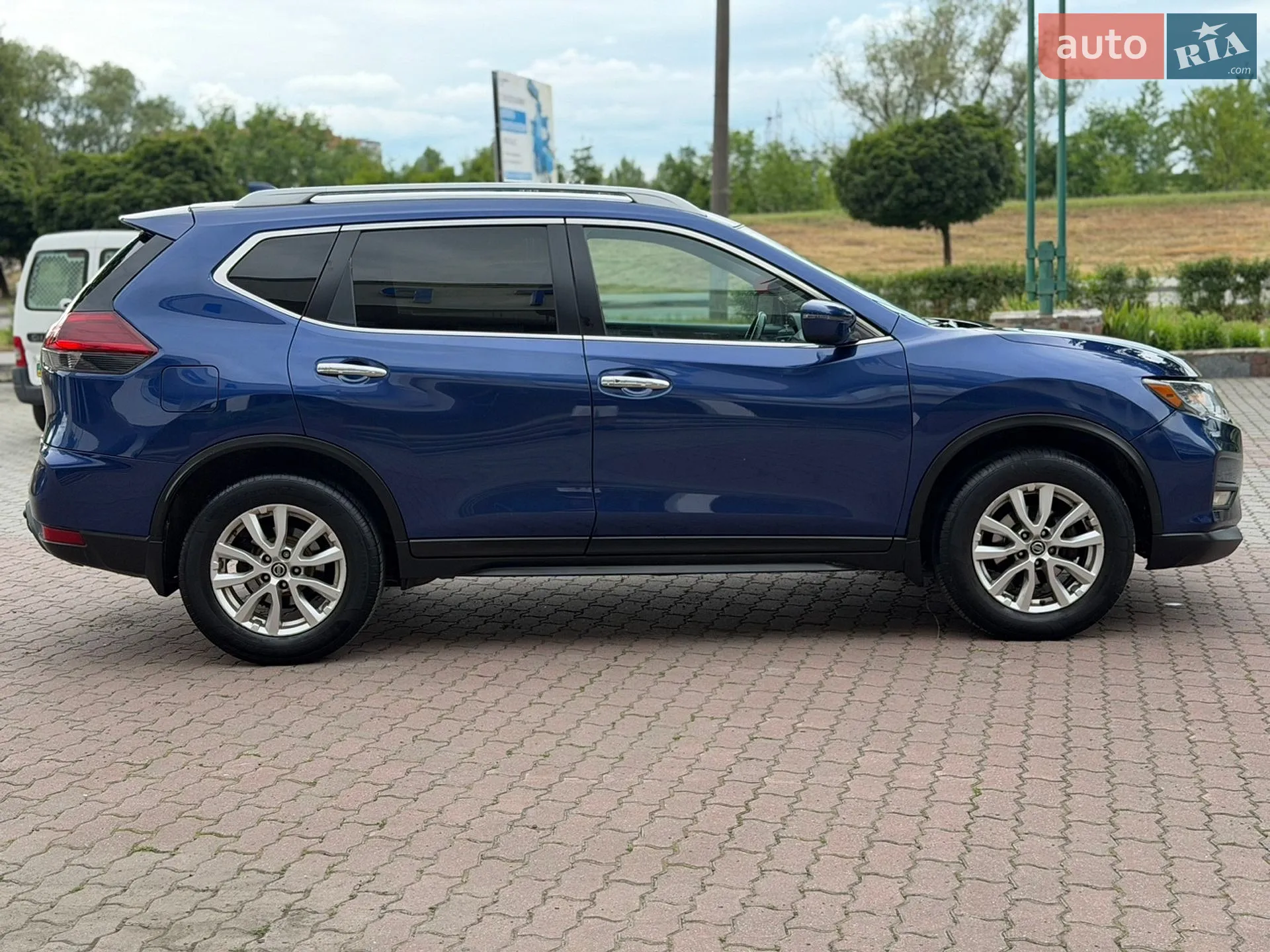 2017 Nissan Rogue - мініатюра 18