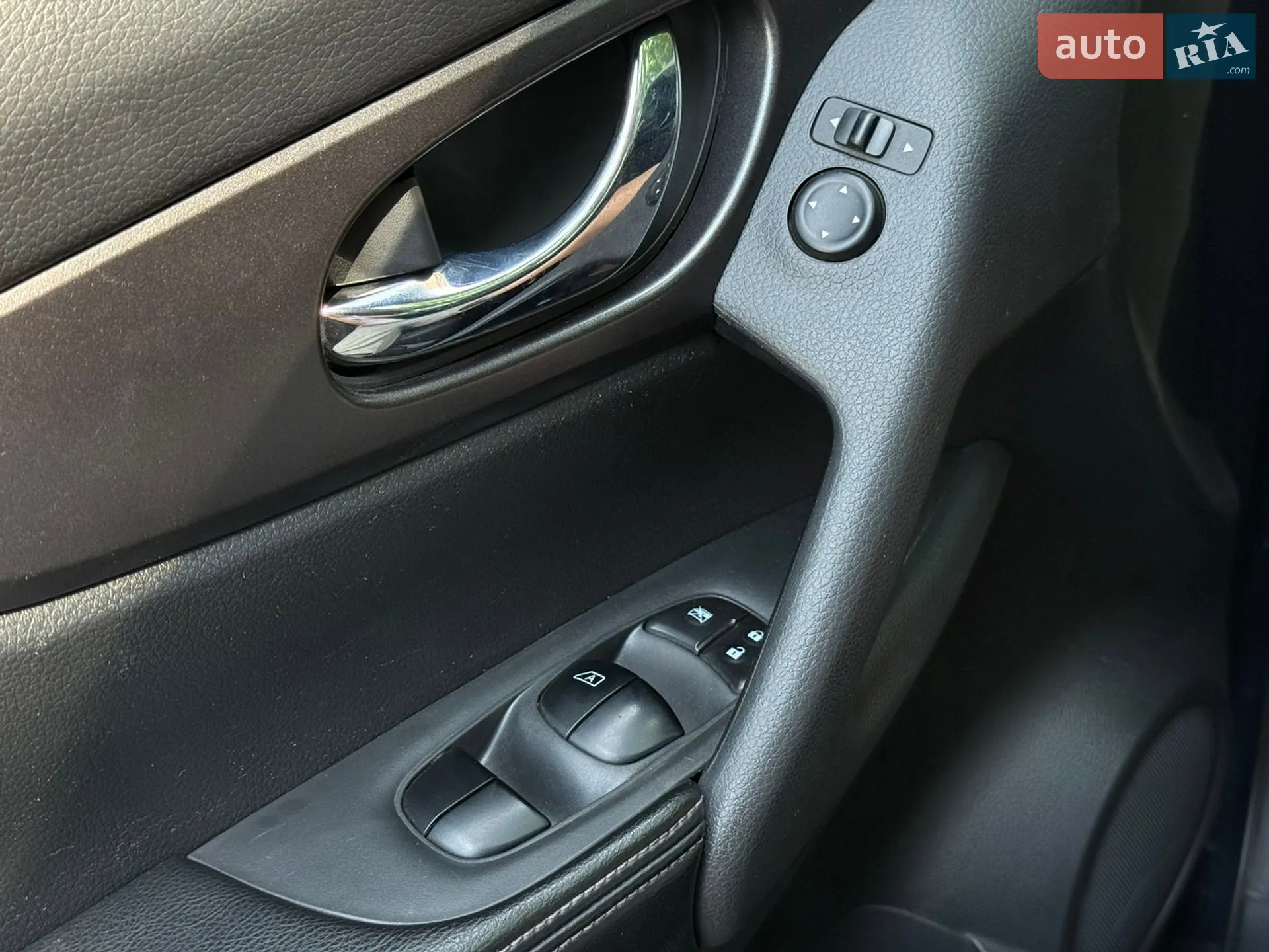 2016 Nissan Rogue - мініатюра 38