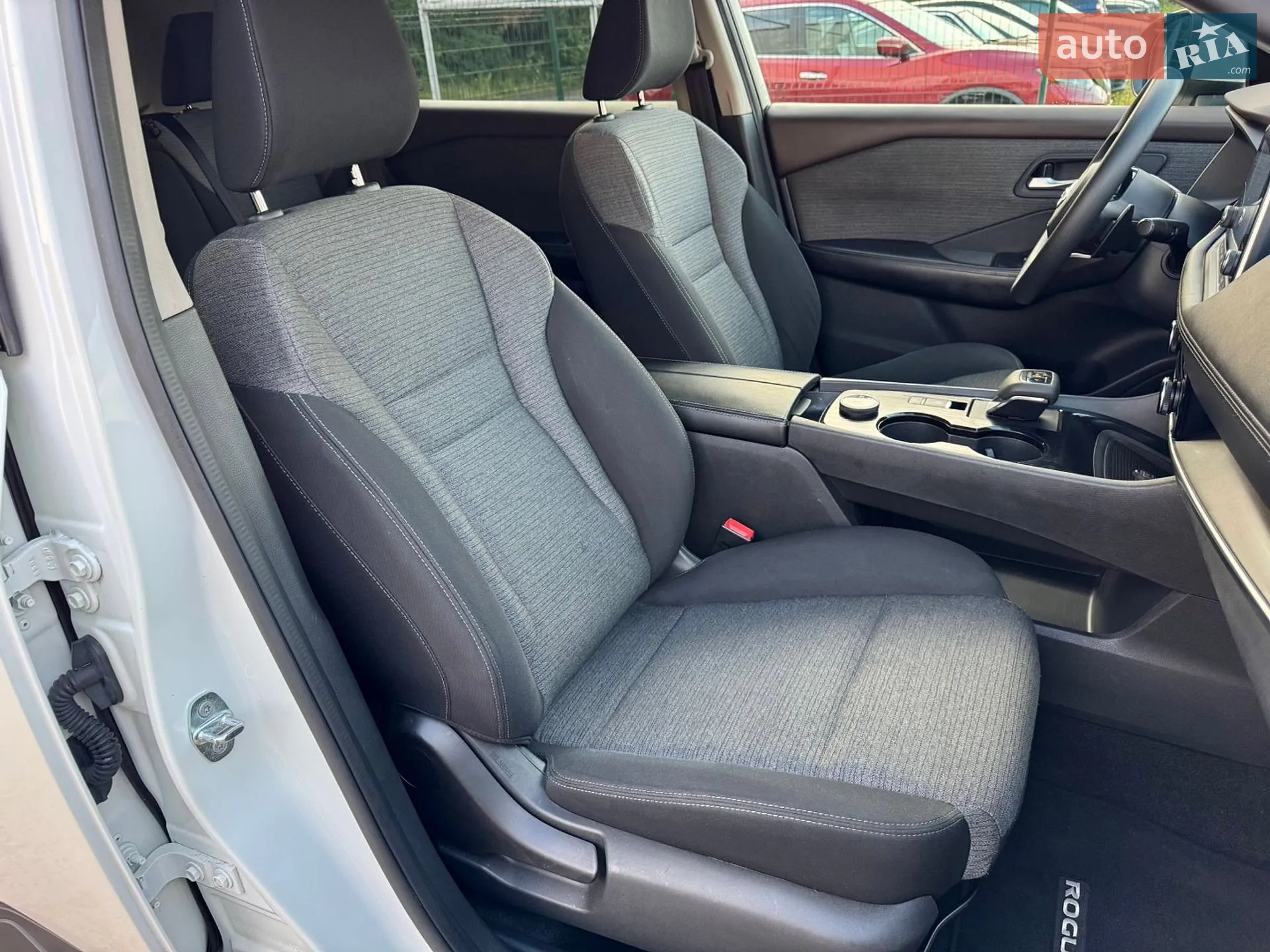 2021 Nissan Rogue - мініатюра 13
