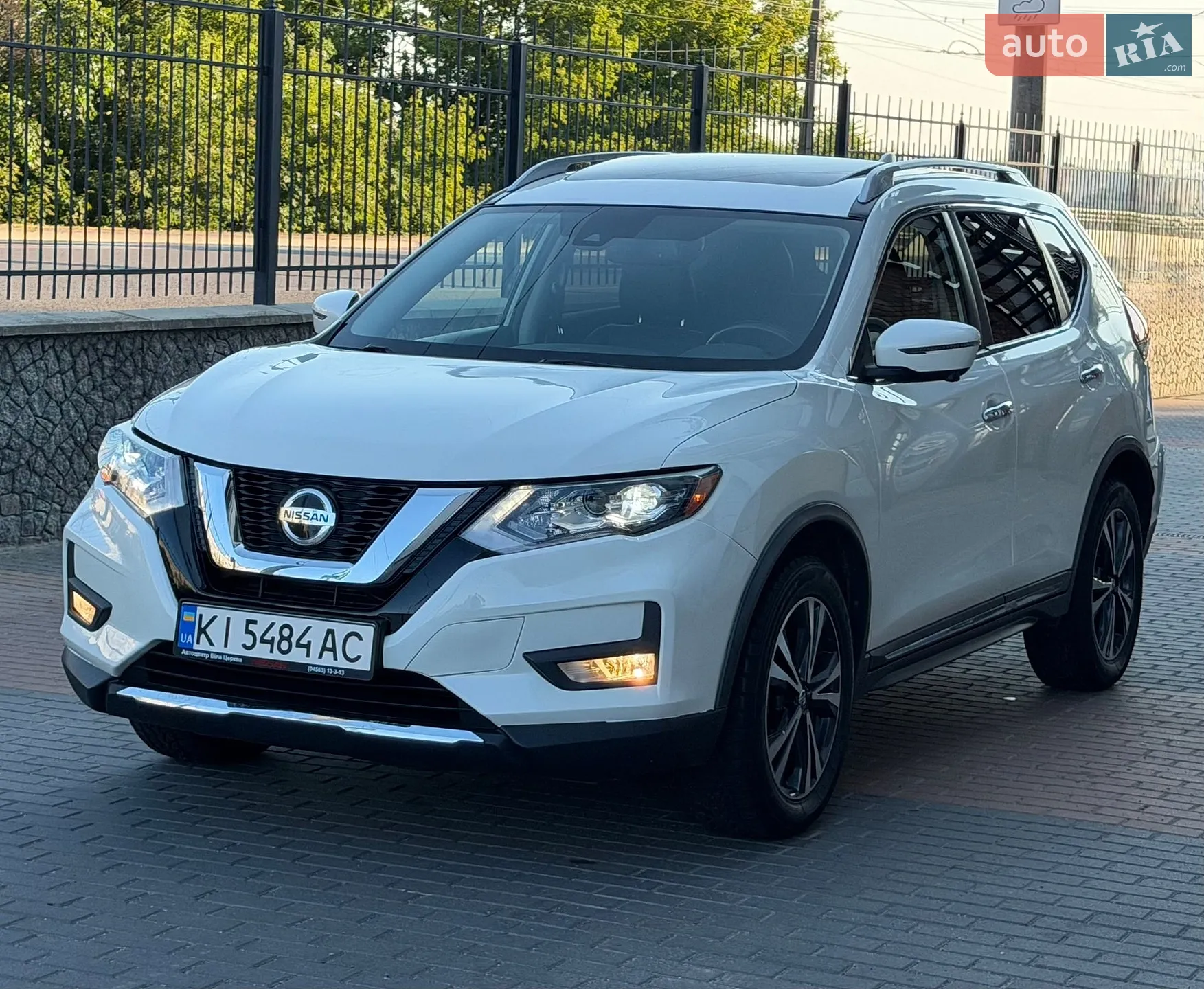 2017 Nissan Rogue - мініатюра 4