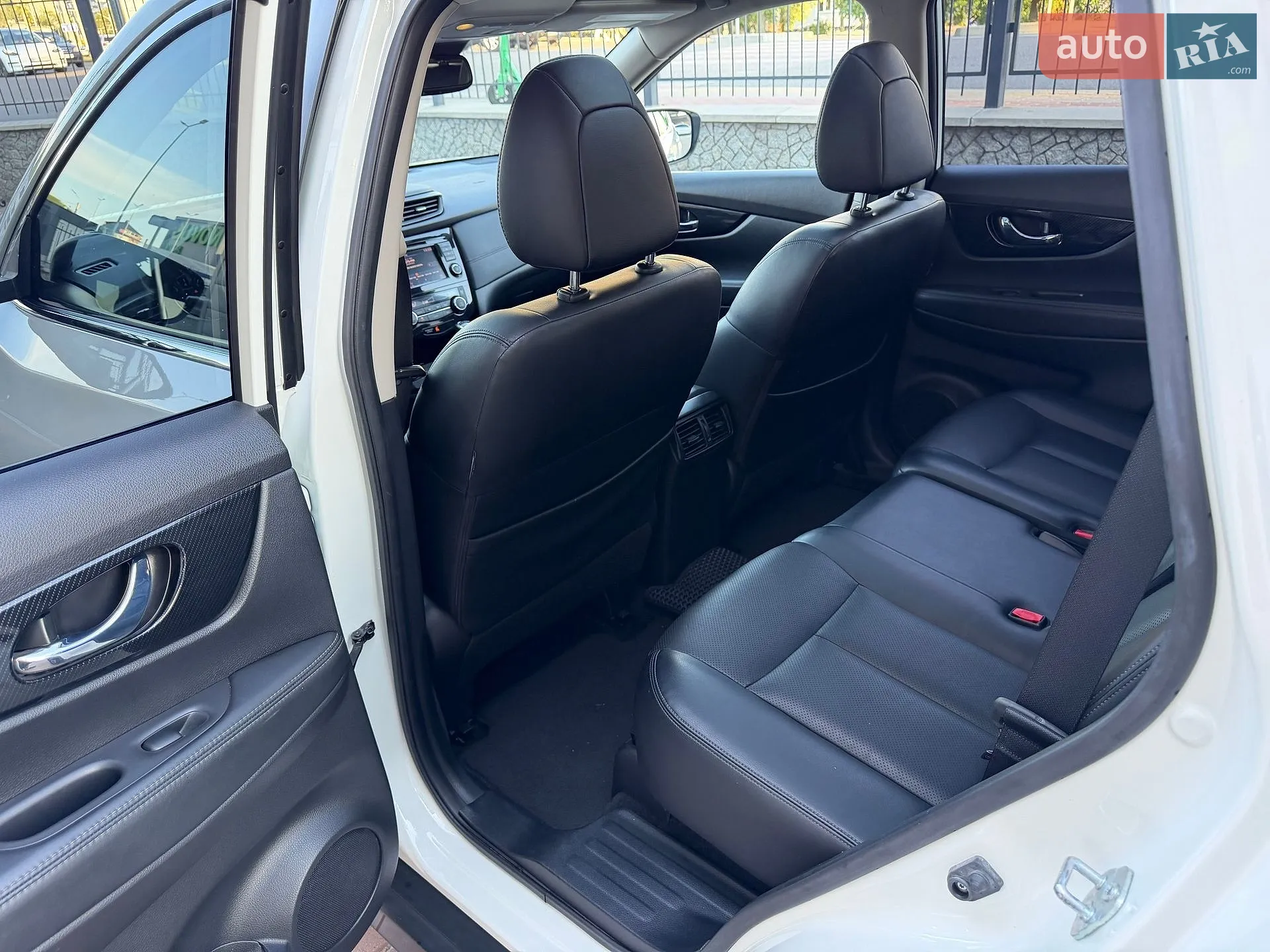 2017 Nissan Rogue - мініатюра 38