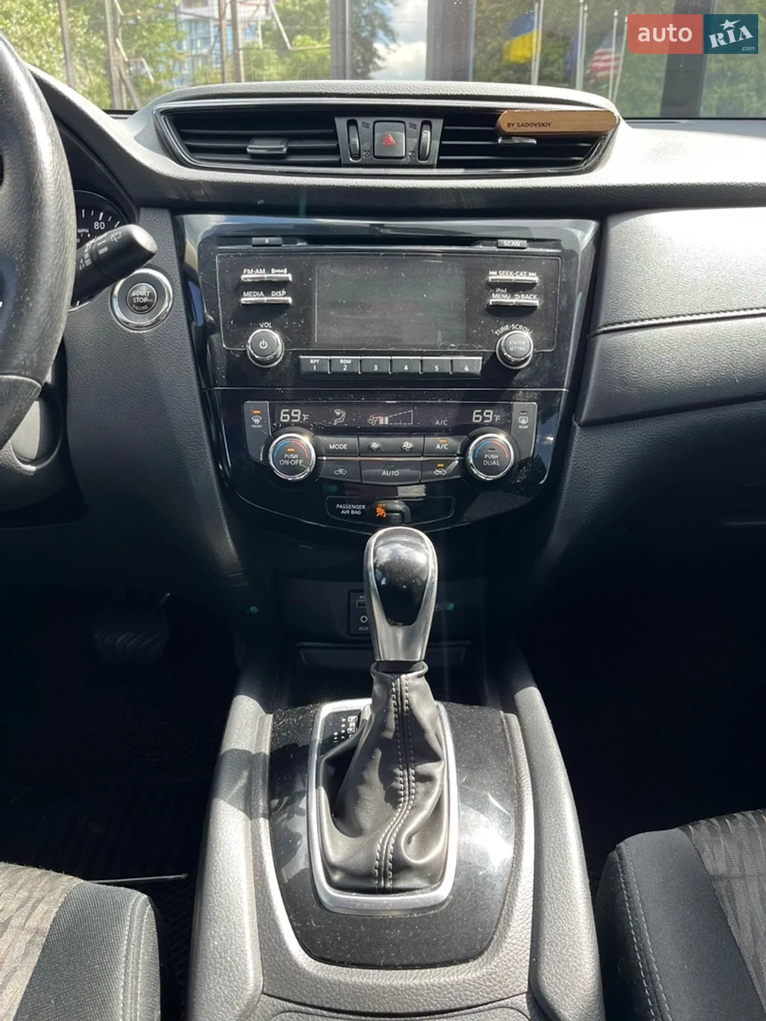 2017 Nissan Rogue - мініатюра 14