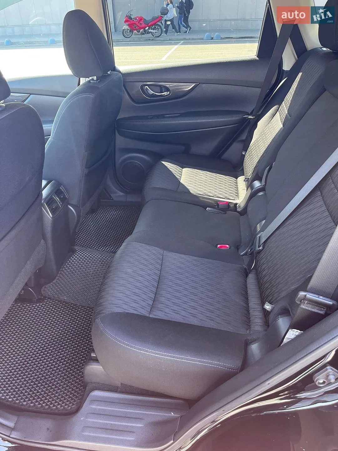 2017 Nissan Rogue - мініатюра 9