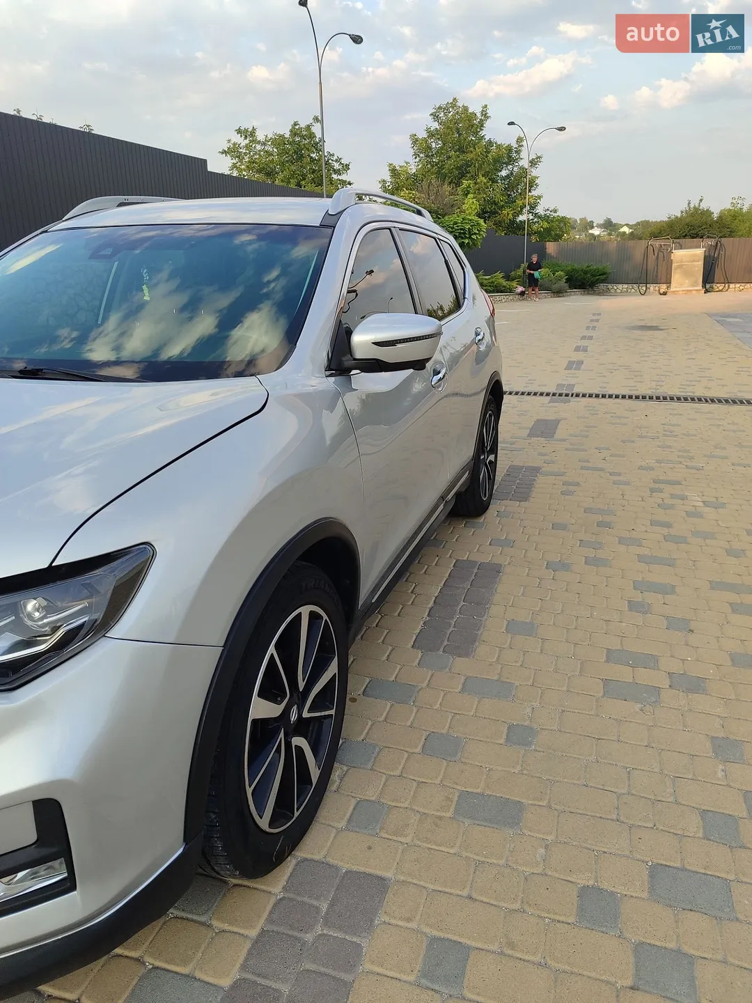 2019 Nissan Rogue - мініатюра 2