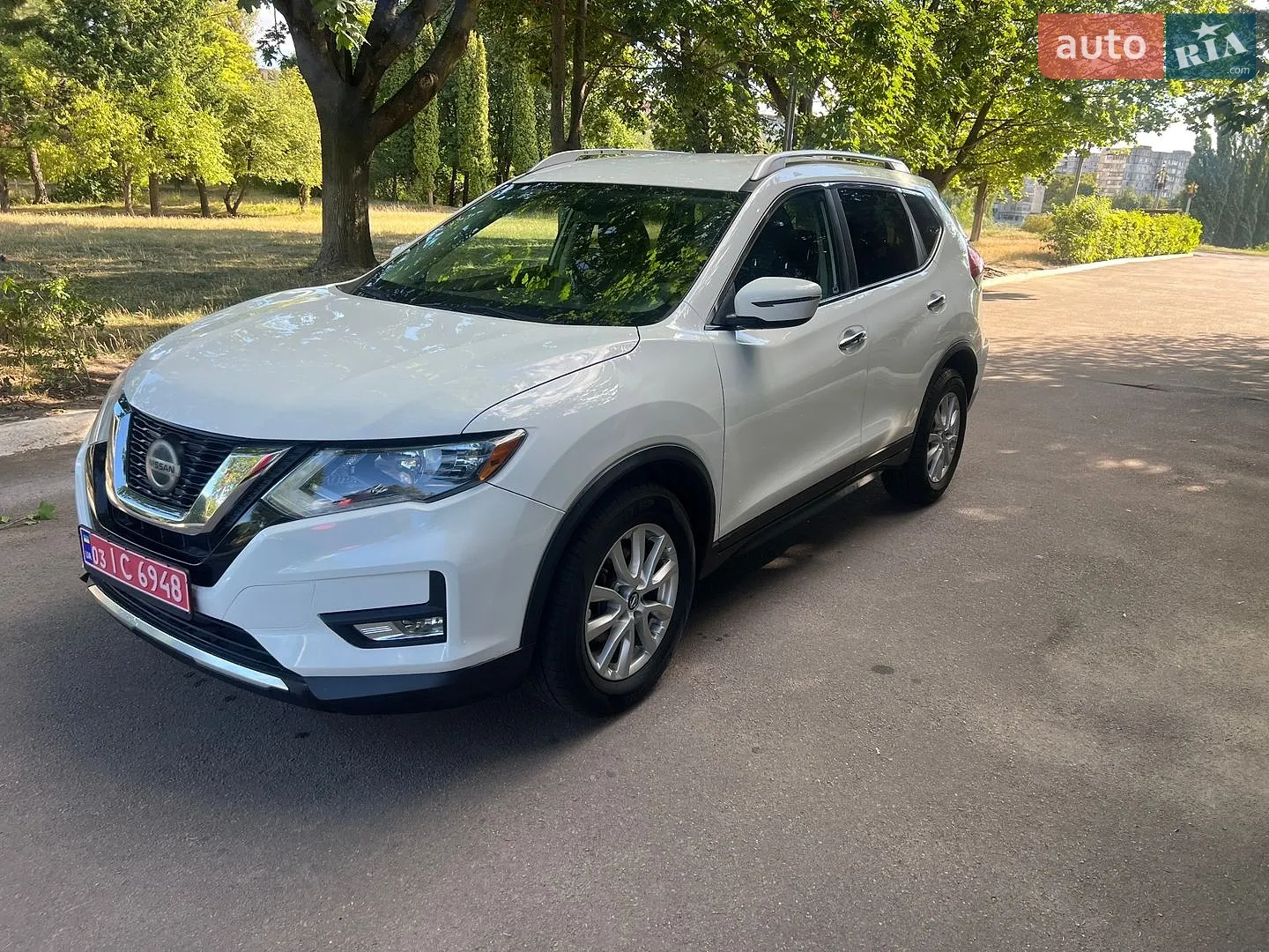 2017 Nissan Rogue - мініатюра 2
