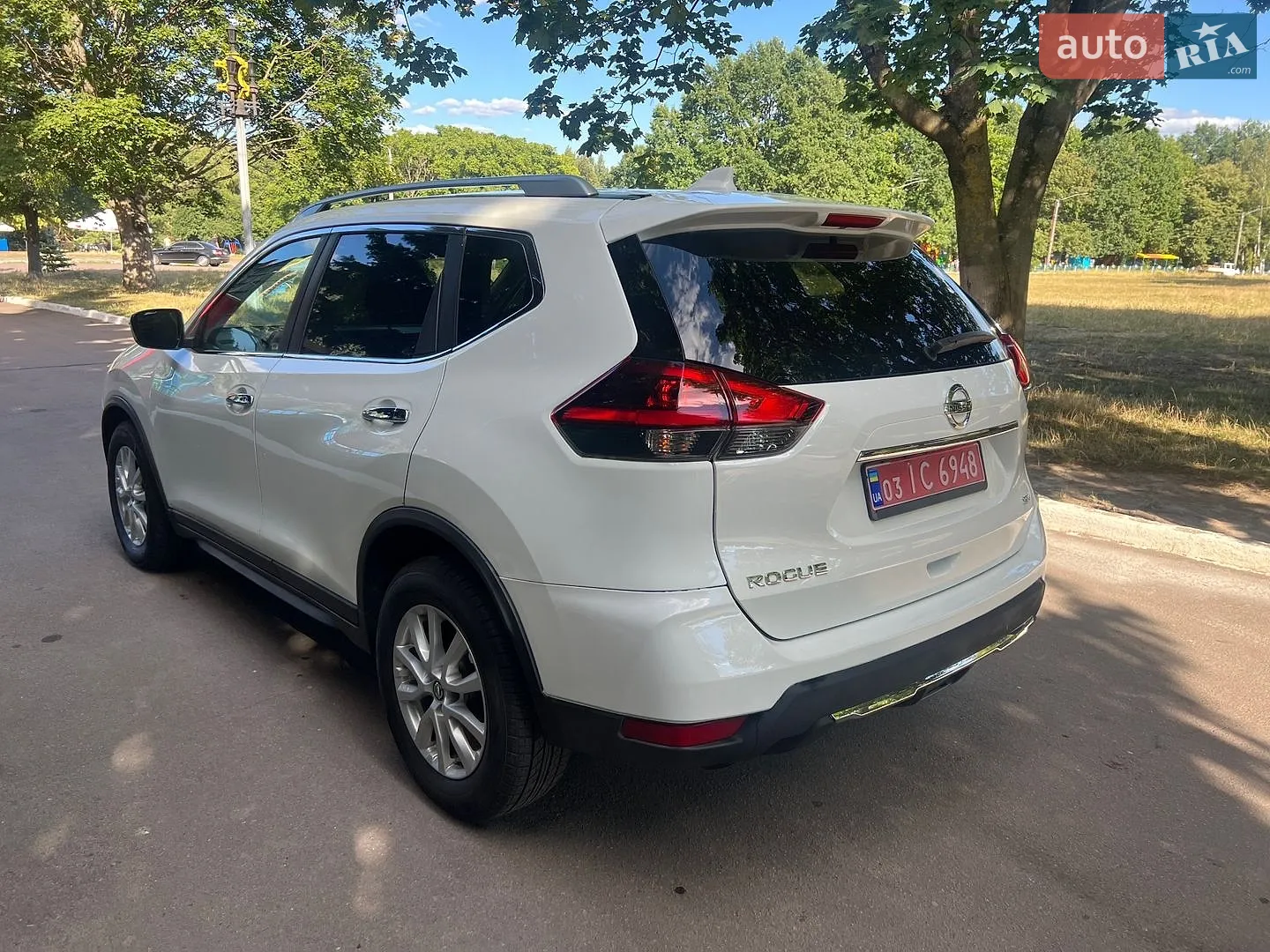 2017 Nissan Rogue - мініатюра 10