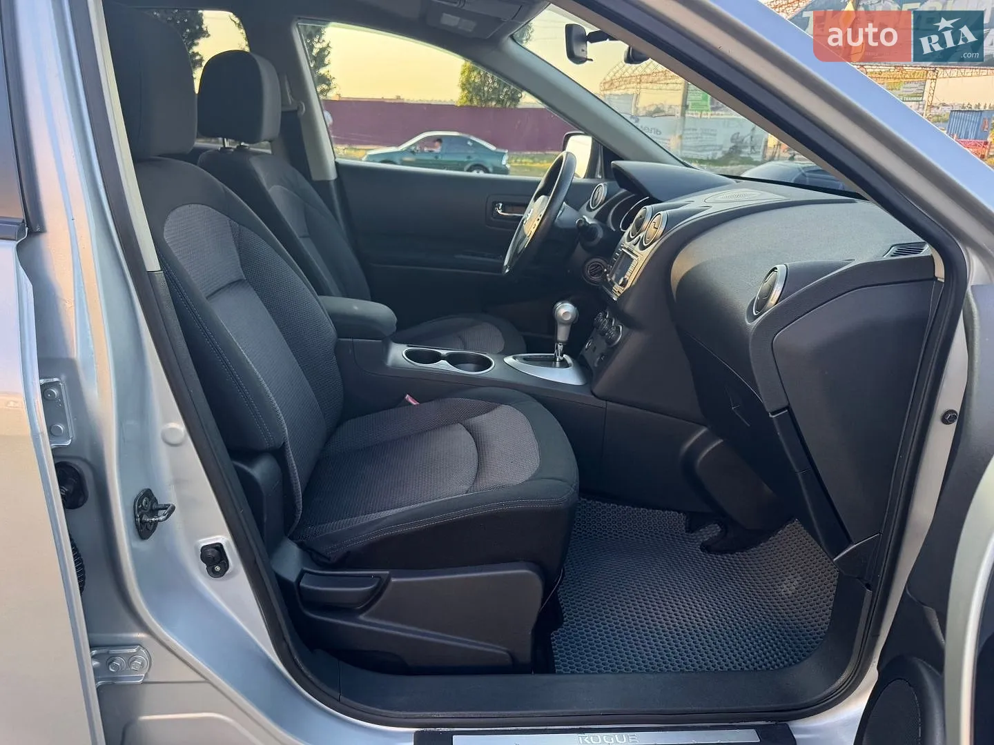 2011 Nissan Rogue - мініатюра 28