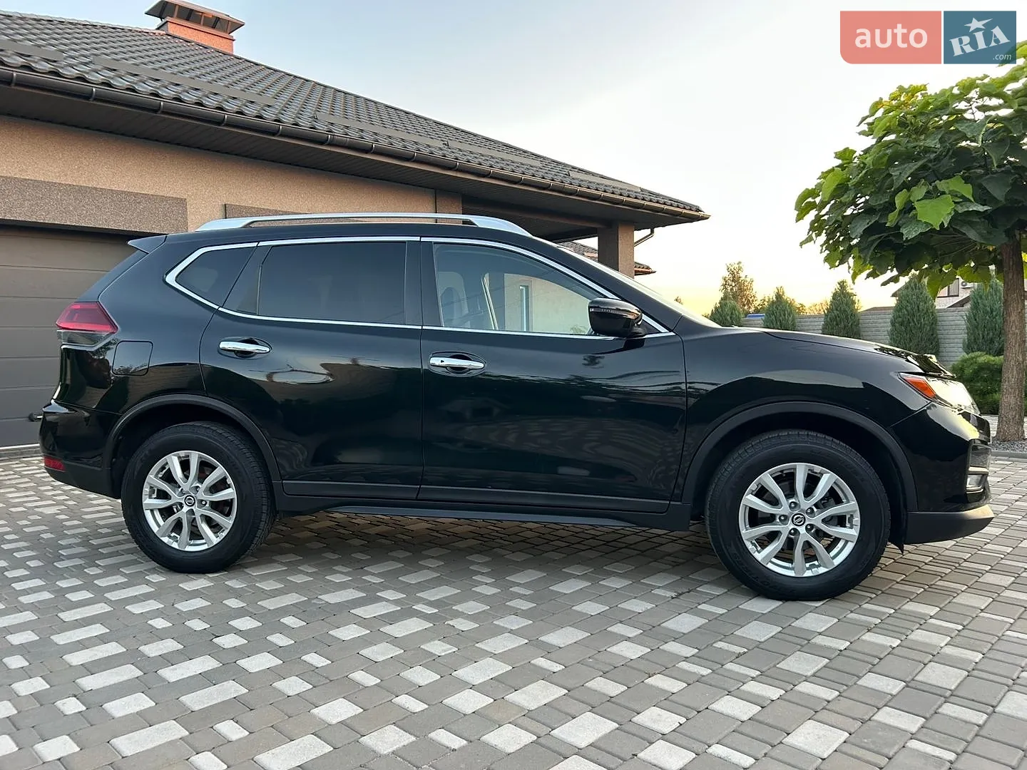 2018 Nissan Rogue - мініатюра 3