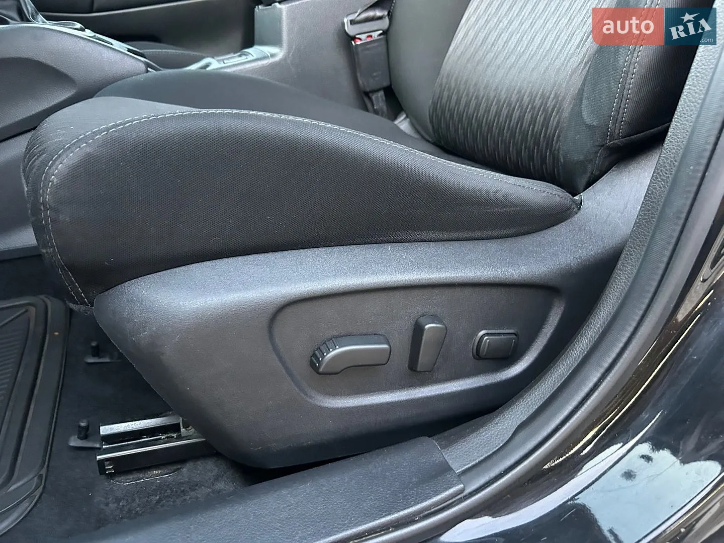 2018 Nissan Rogue - мініатюра 25