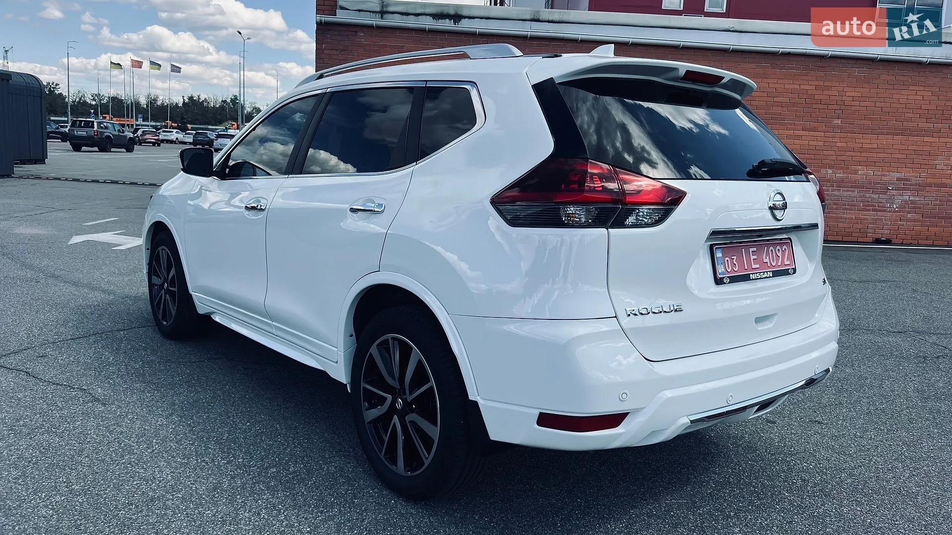 2019 Nissan Rogue - мініатюра 3