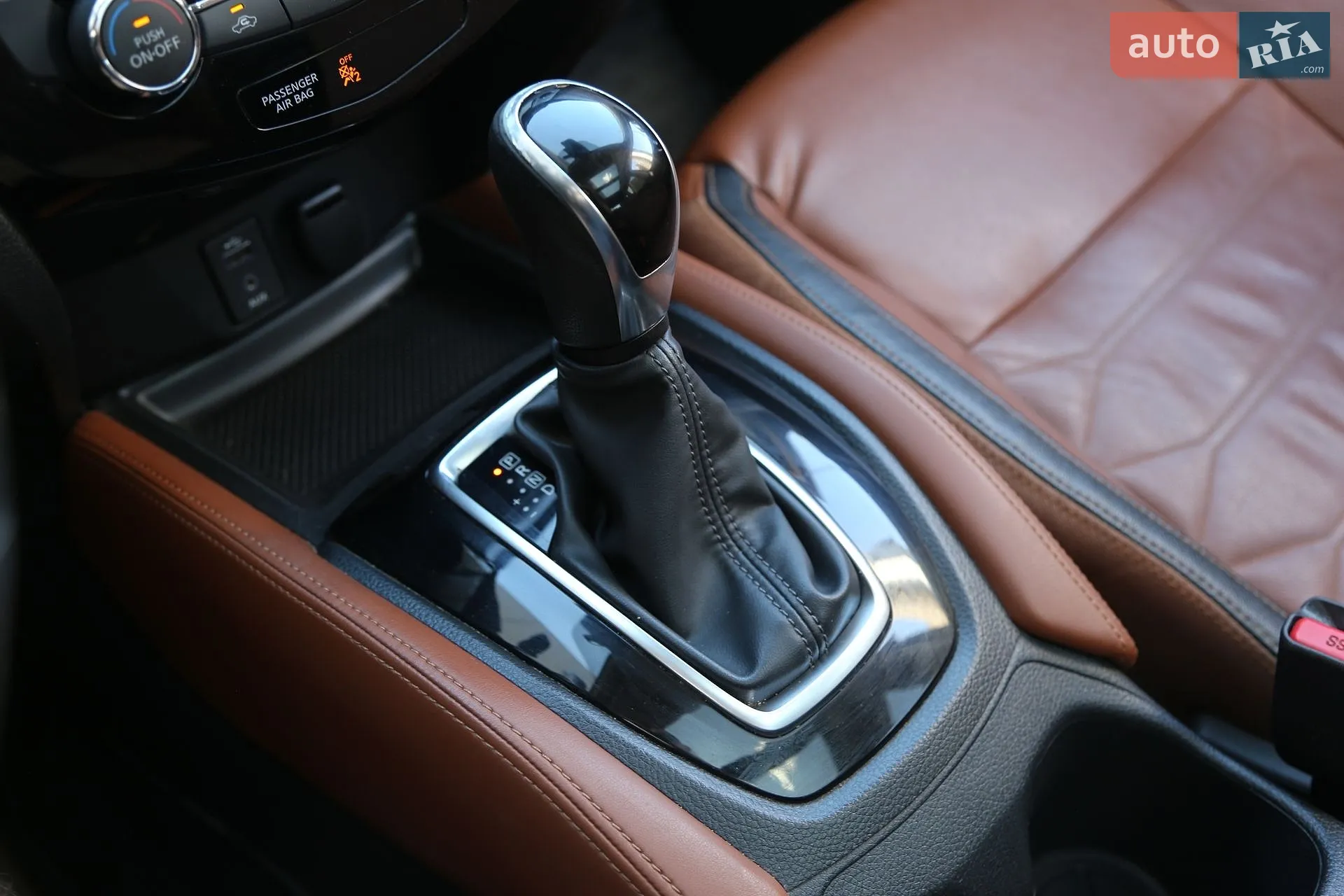 2016 Nissan Rogue - мініатюра 28