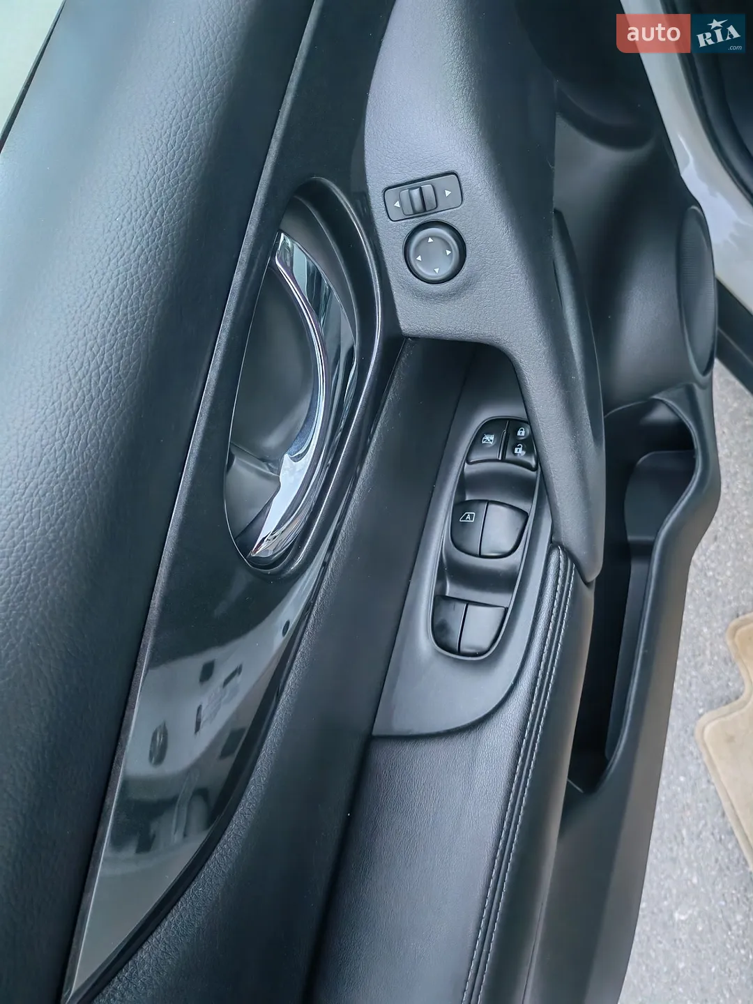 2017 Nissan Rogue - мініатюра 32