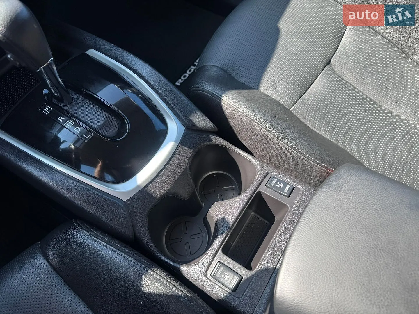 2016 Nissan Rogue - мініатюра 28
