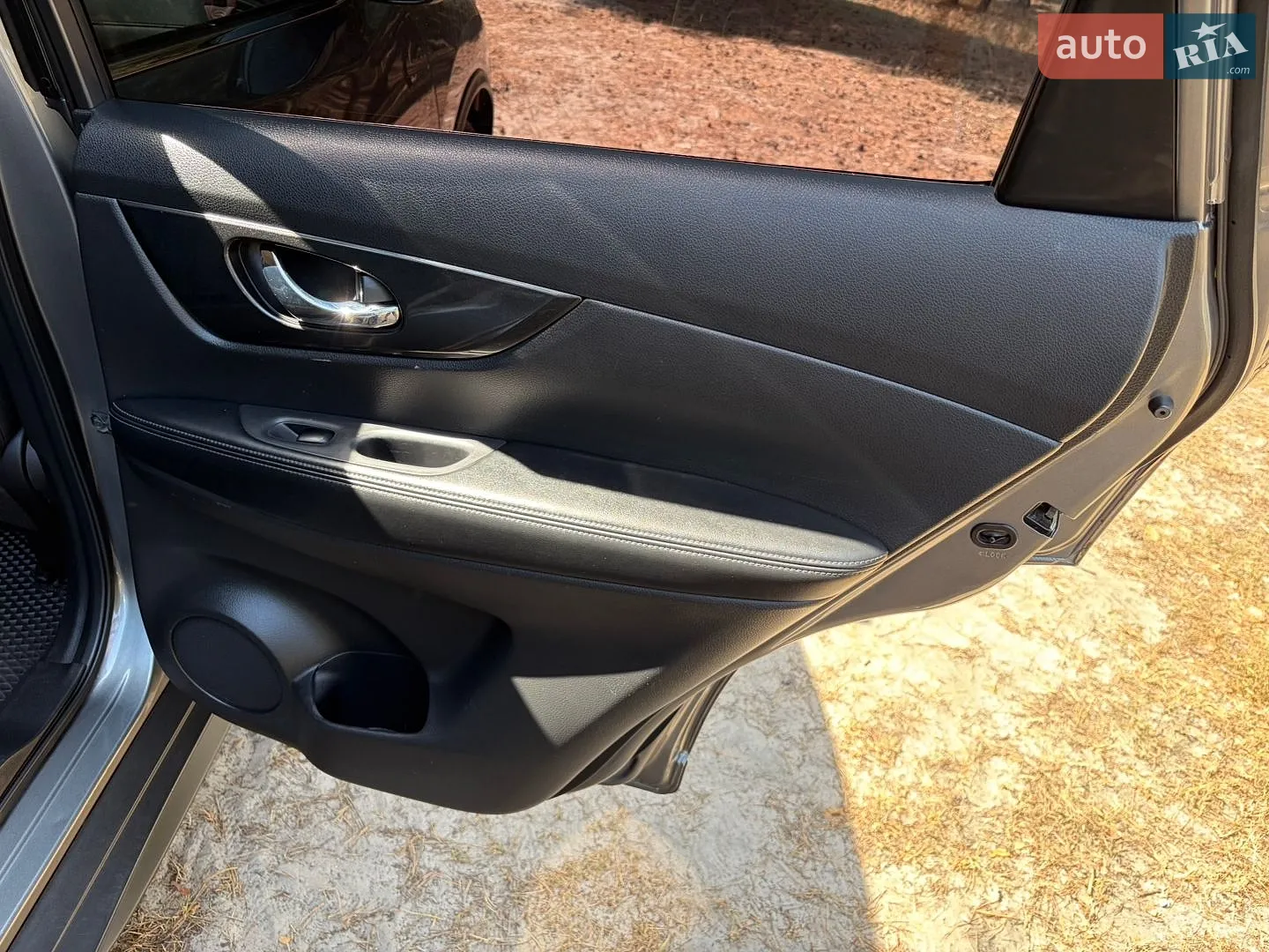 2016 Nissan Rogue - мініатюра 16