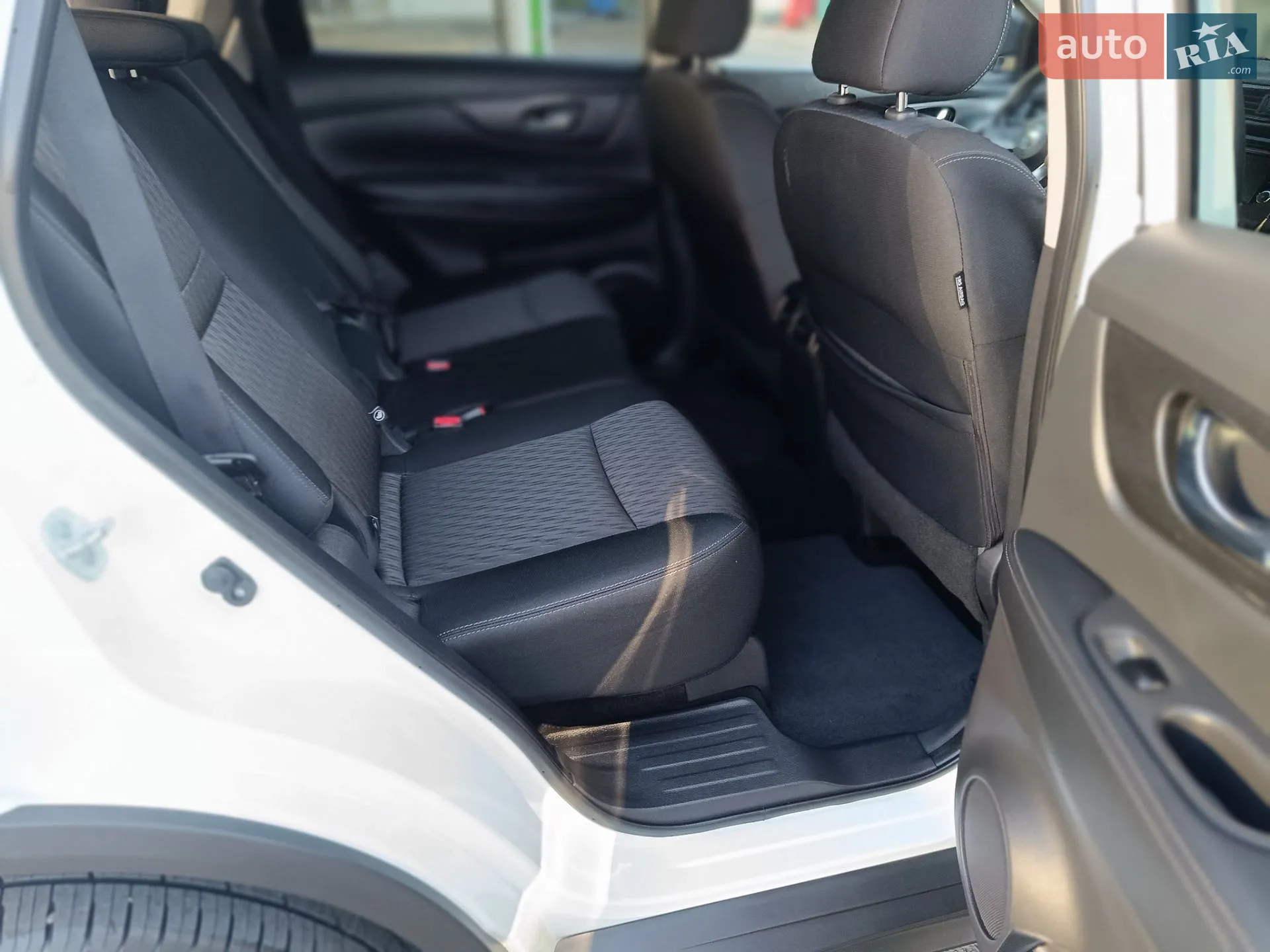2019 Nissan Rogue - мініатюра 21