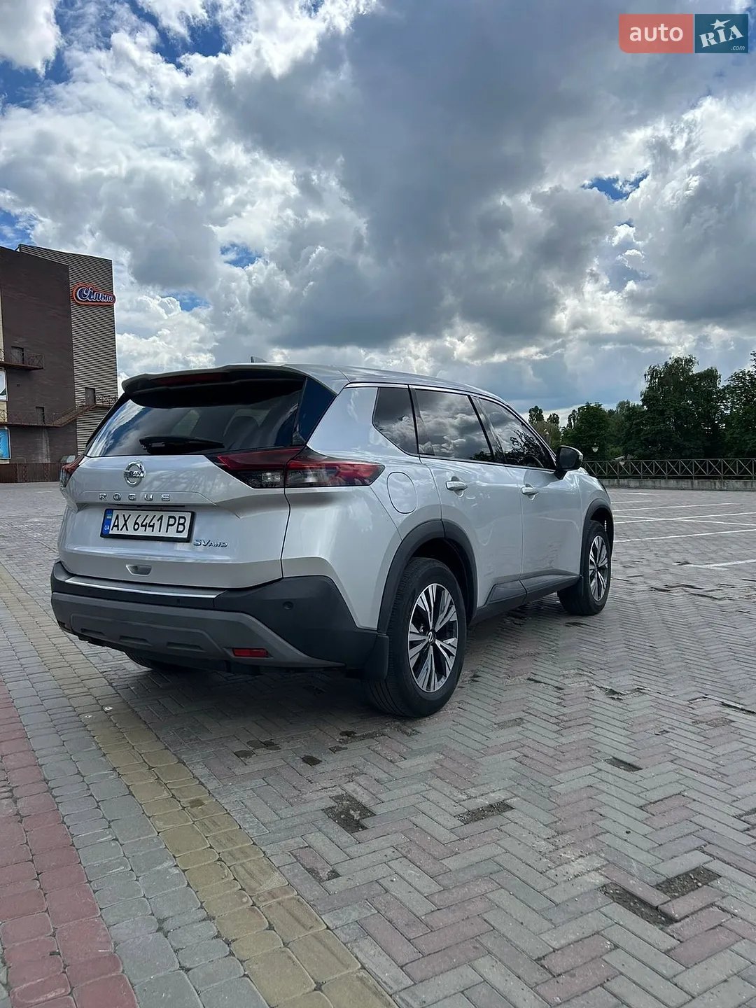2021 Nissan Rogue - мініатюра 3