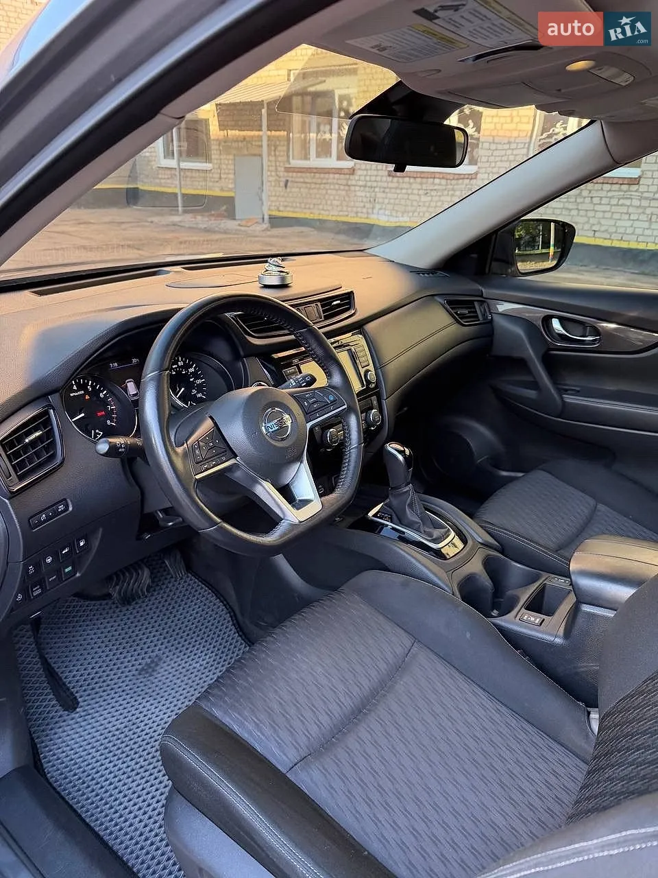 2019 Nissan Rogue - мініатюра 18