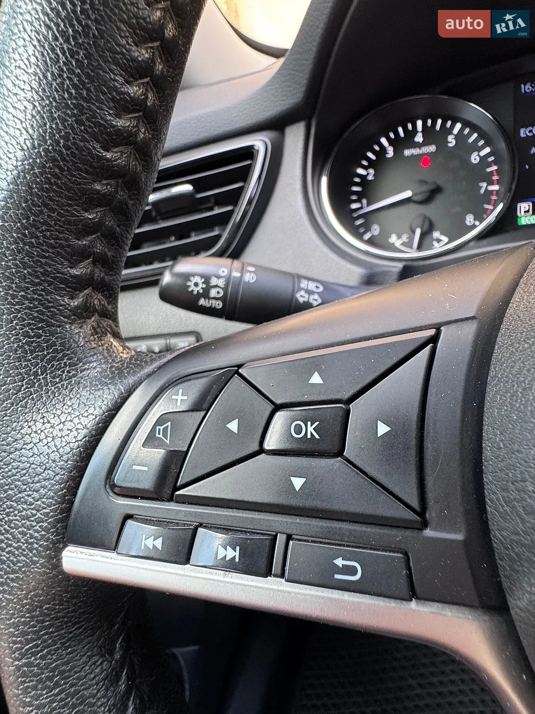 2019 Nissan Rogue - мініатюра 27